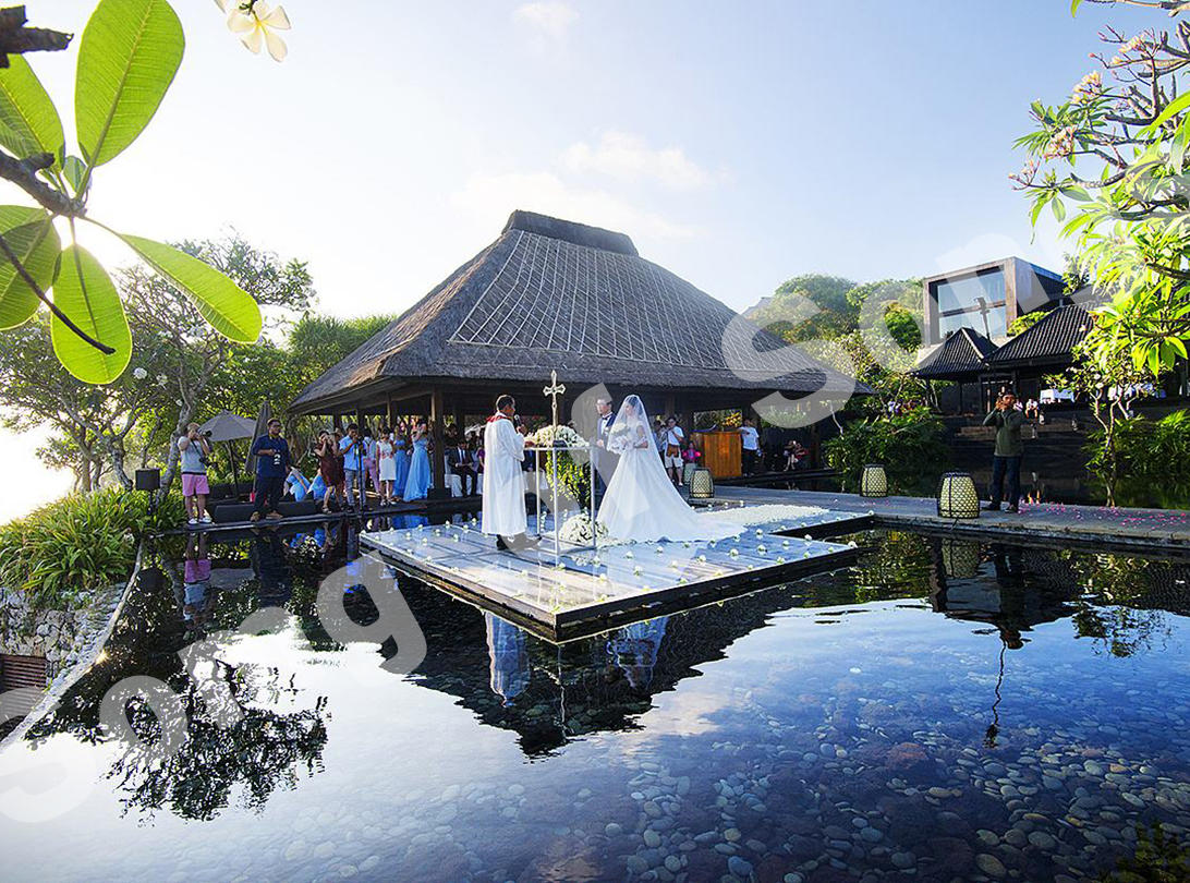 巴厘岛宝格丽婚礼+旅拍2天+20人内旅游定制