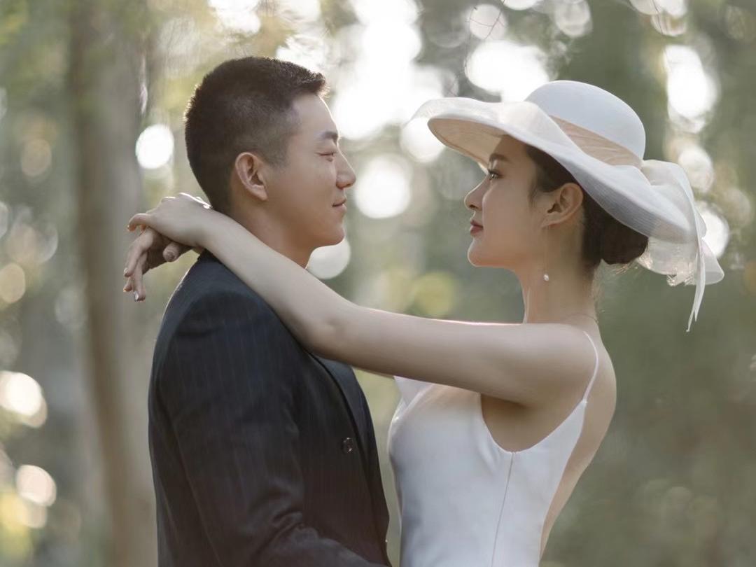 广州婚纱照跟妆化妆造型电影复古色调唯美高级妆容