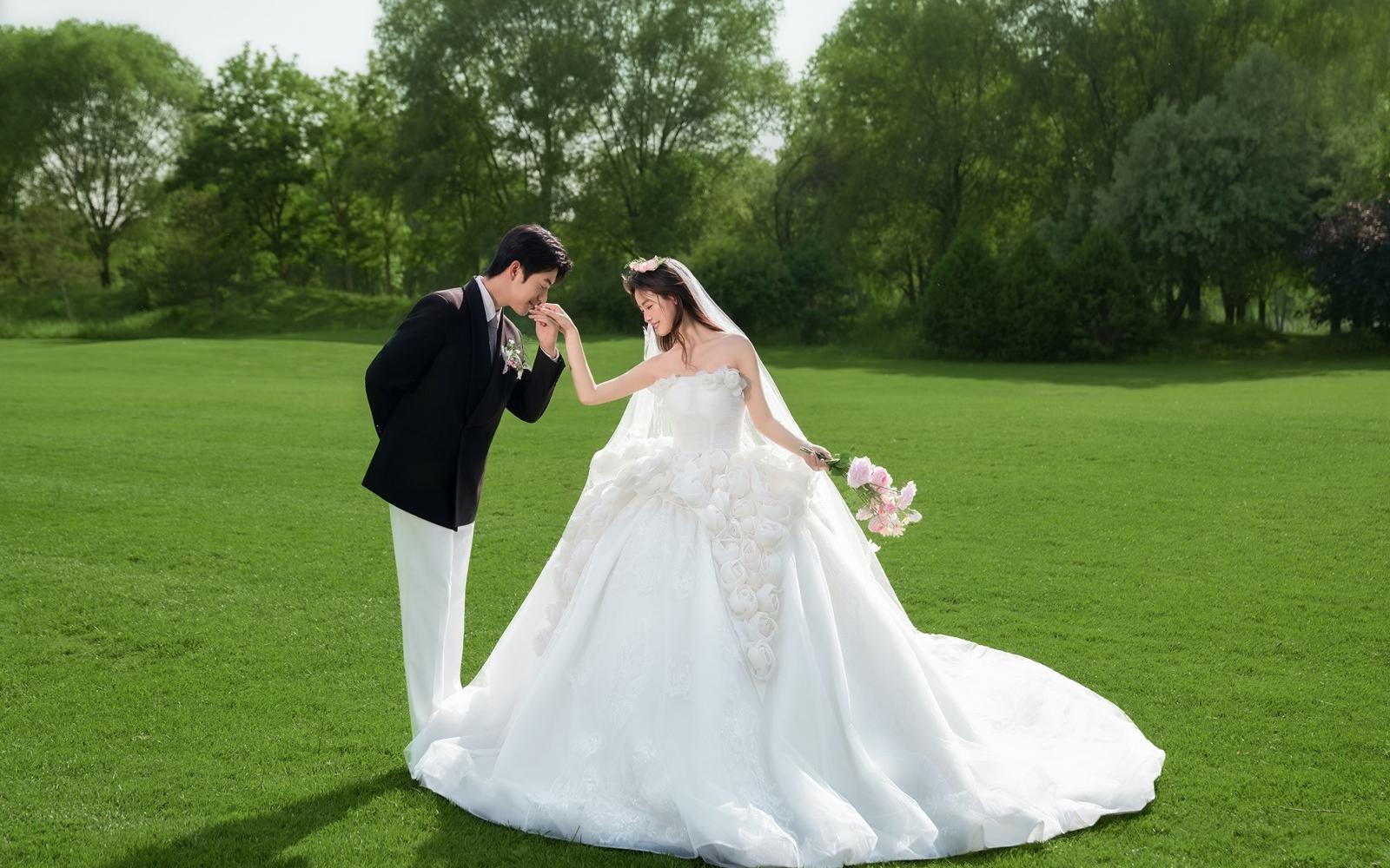 美到心动💗结婚必拍的仪式感草坪森系婚纱照