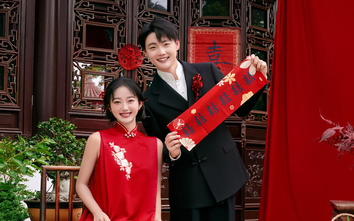 活人感十足??適合00后的新中式喜嫁婚紗照