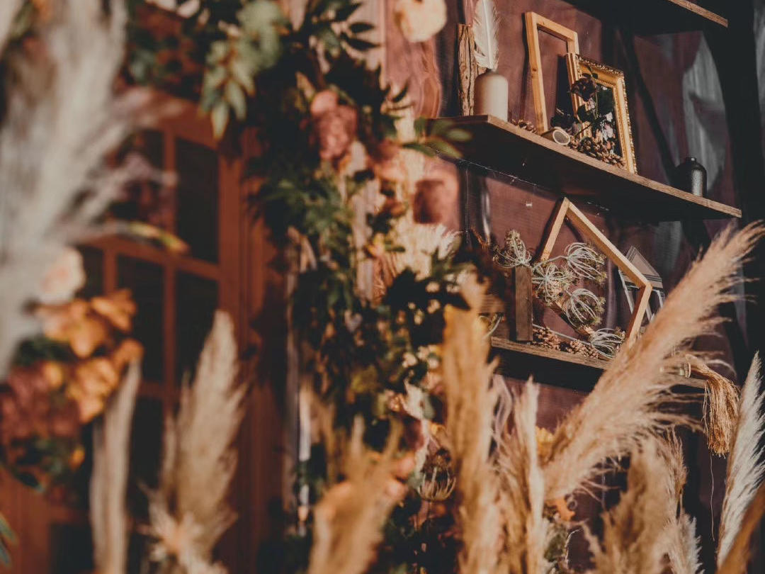 包含四大金刚温暖浪漫 黄色明亮婚礼 简约清新