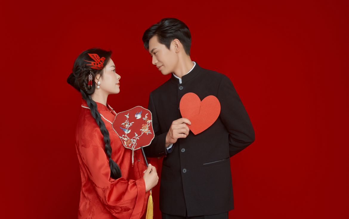 超出片的中式喜嫁婚纱照 