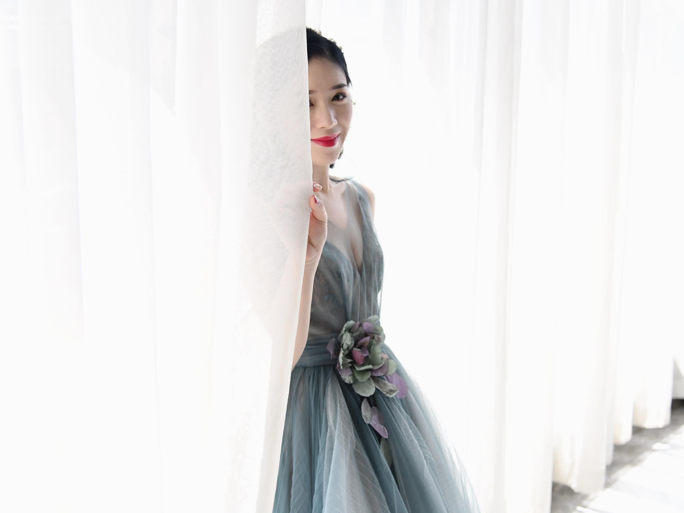 超值 | 花漾系列婚纱礼服四件套+资深造型师1天