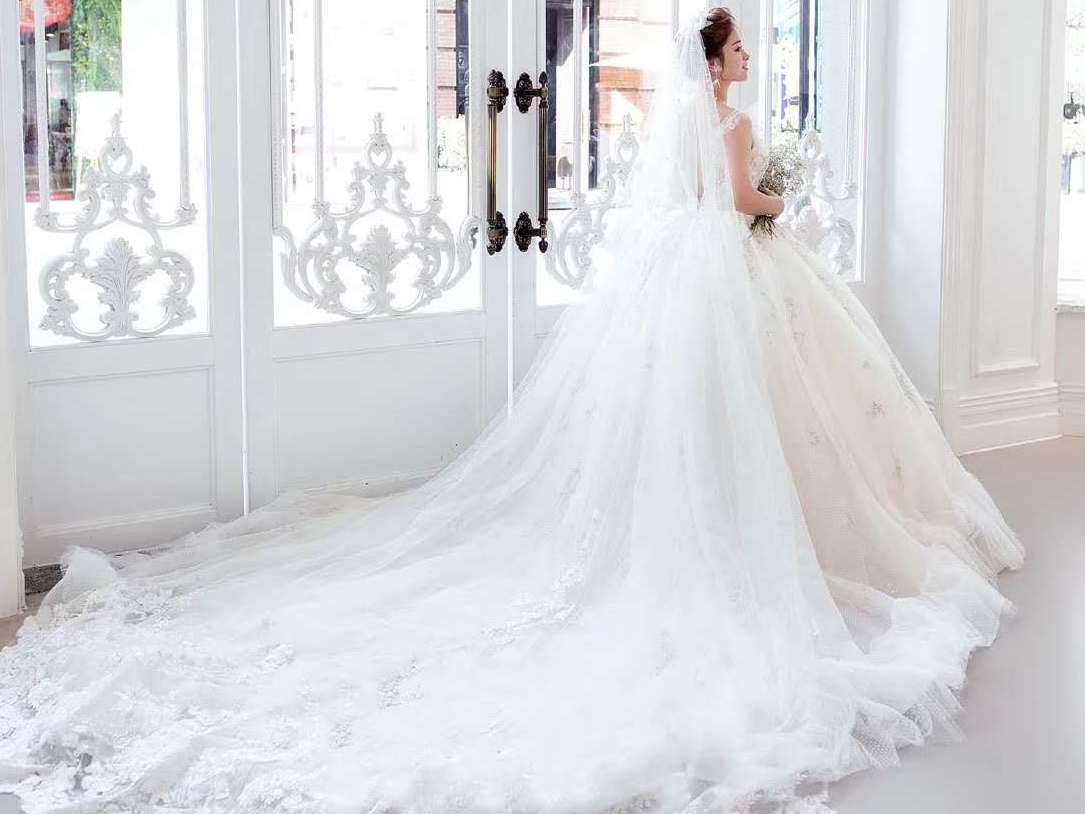 【F·R店长推荐】8件套租赁送新娘跟妆