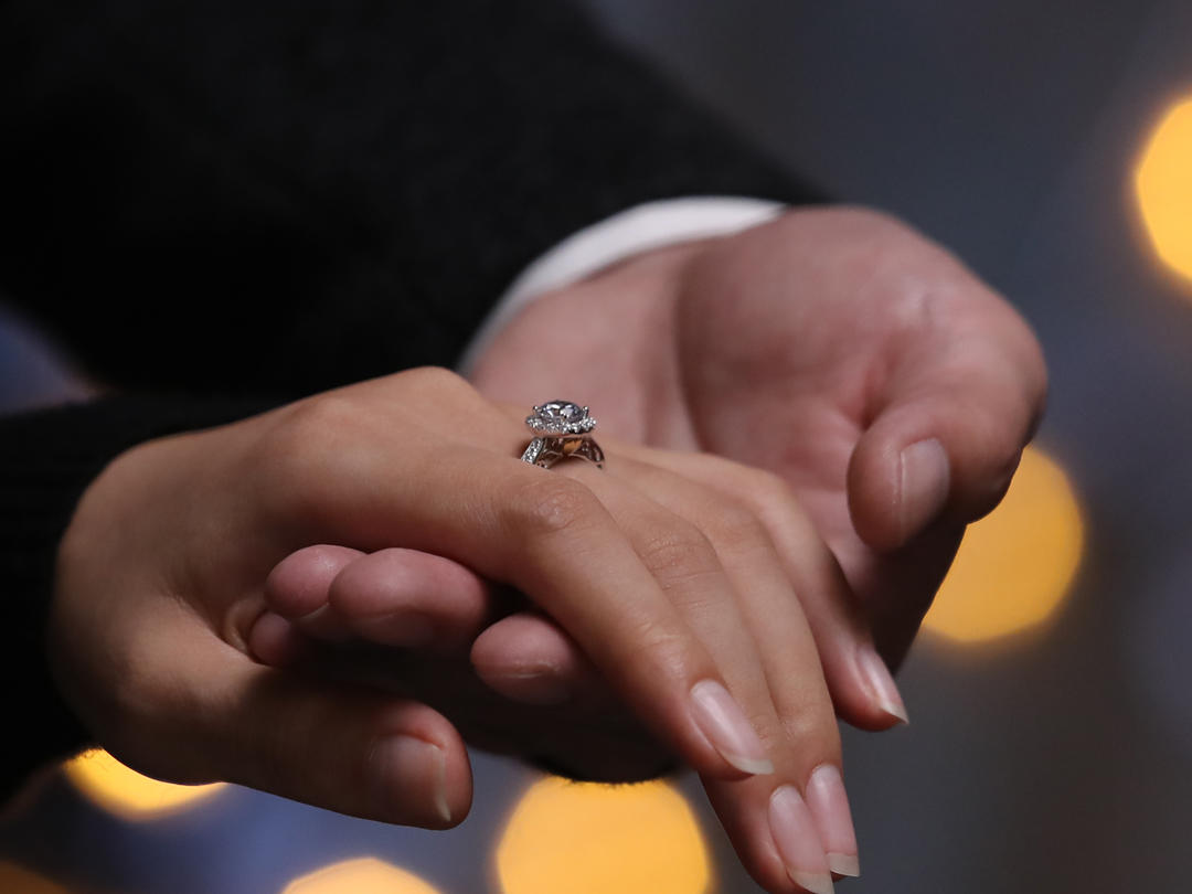 Kismet 18K金求婚戒指—爱神的祝福