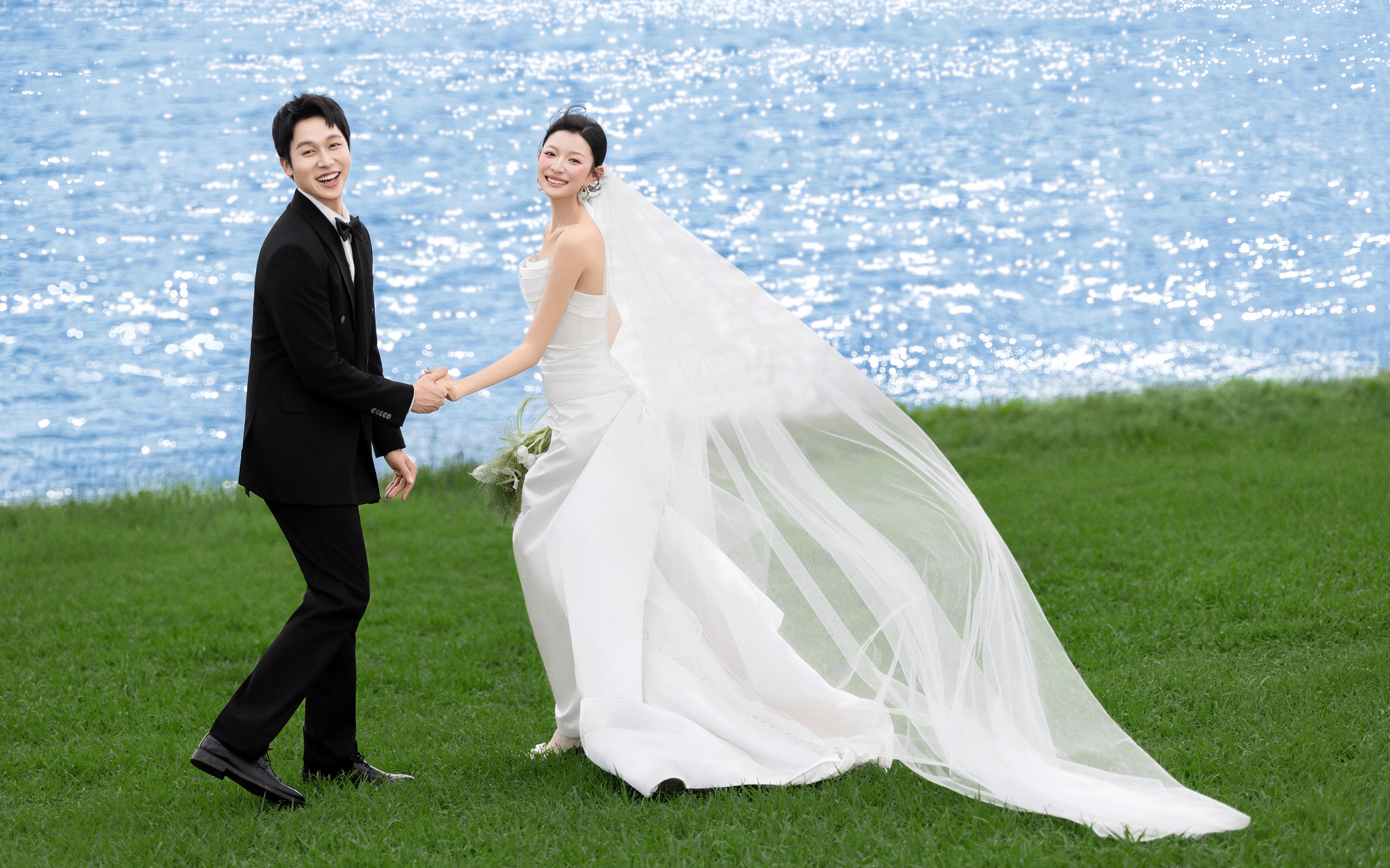 超絕氛圍感婚紗照??太愛這種波光粼粼的了