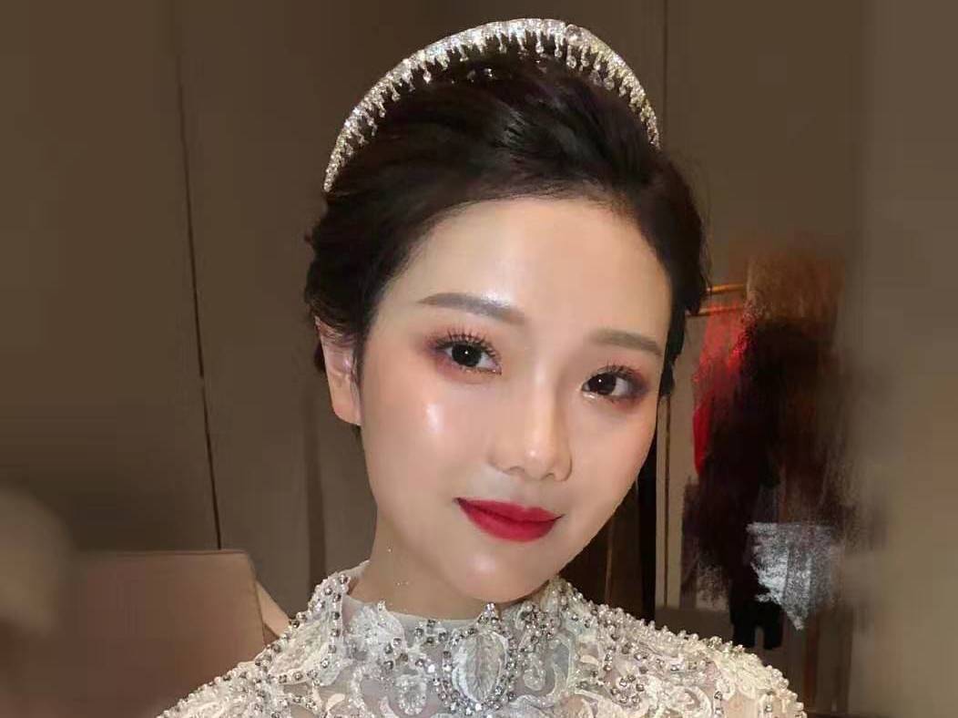 【女神必选】2025跟妆·婚纱档期火热预约中！