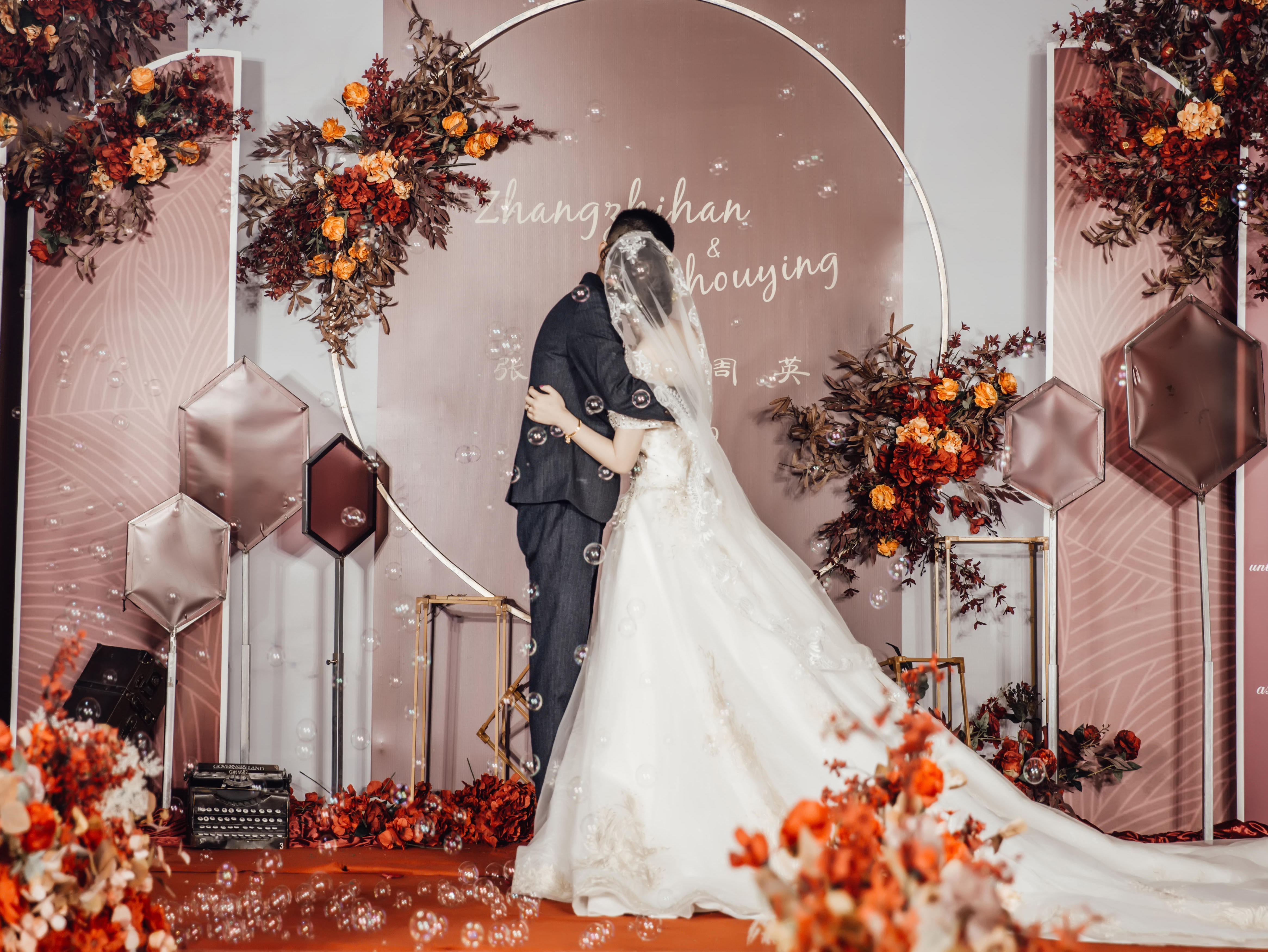 超值优选送2大金刚，再赠价值1888跟妆套餐