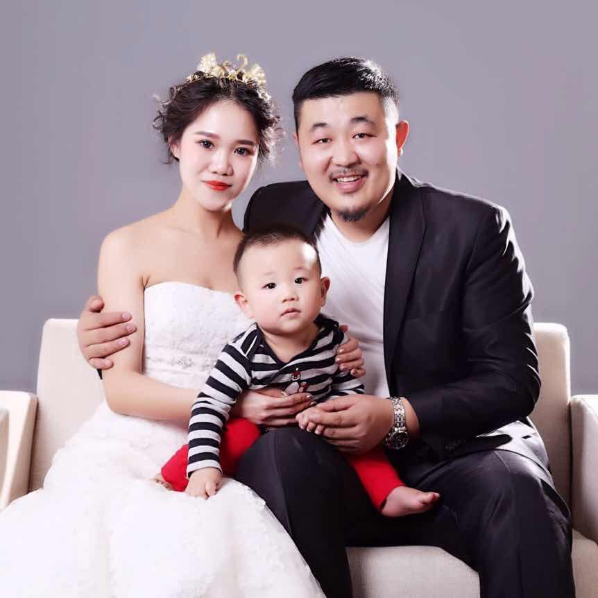 唯一视觉婚纱摄影工作室