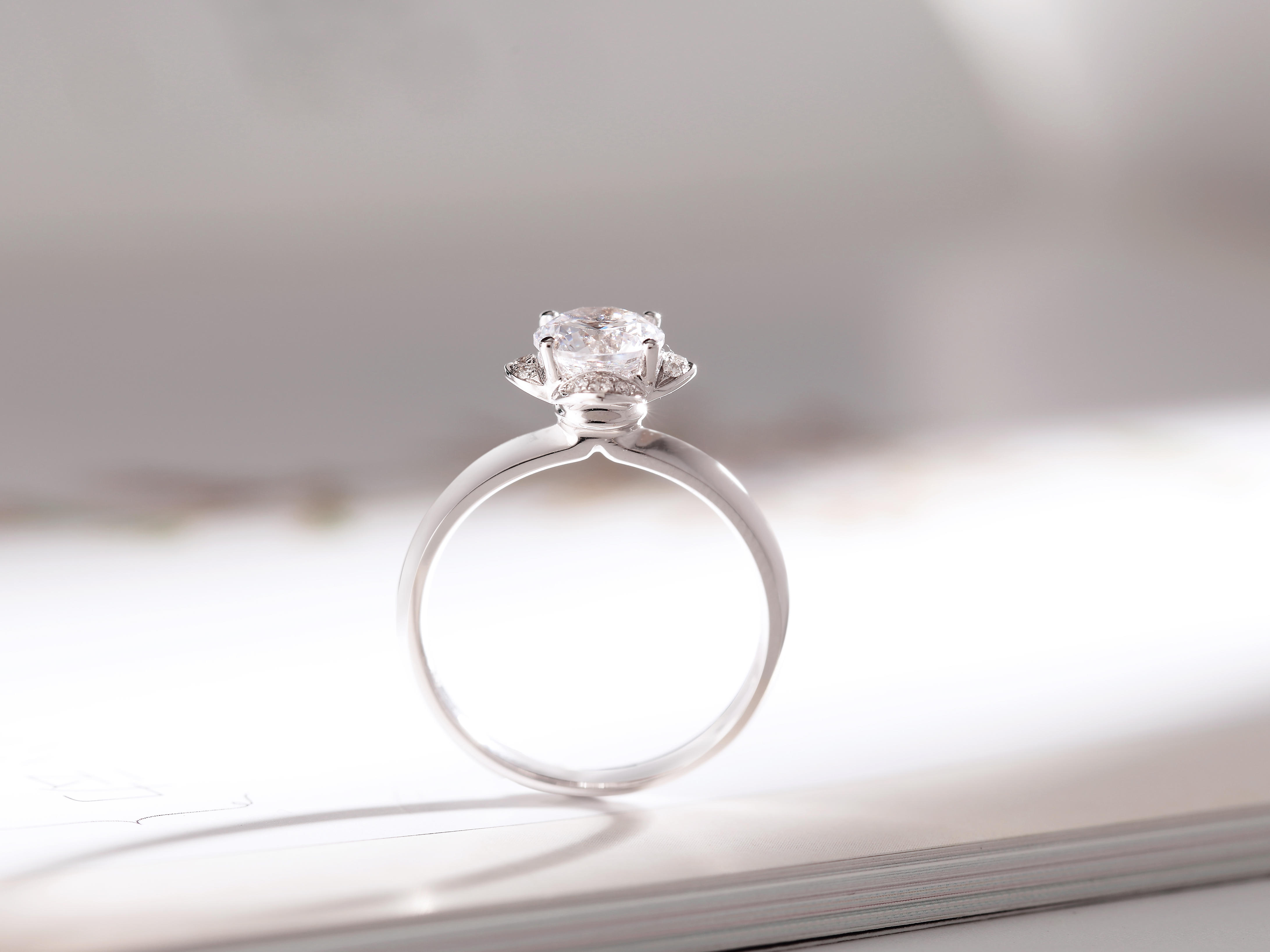  30分50分1克拉钻石戒指正品女花朵彩金钻戒