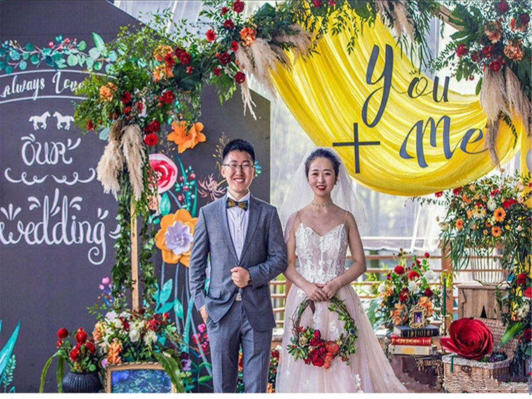 欧式撞色户外婚礼布置