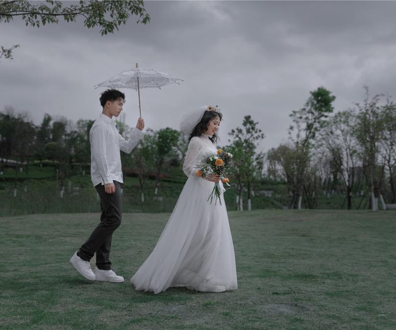 你是我一生只会遇见一次的惊喜。