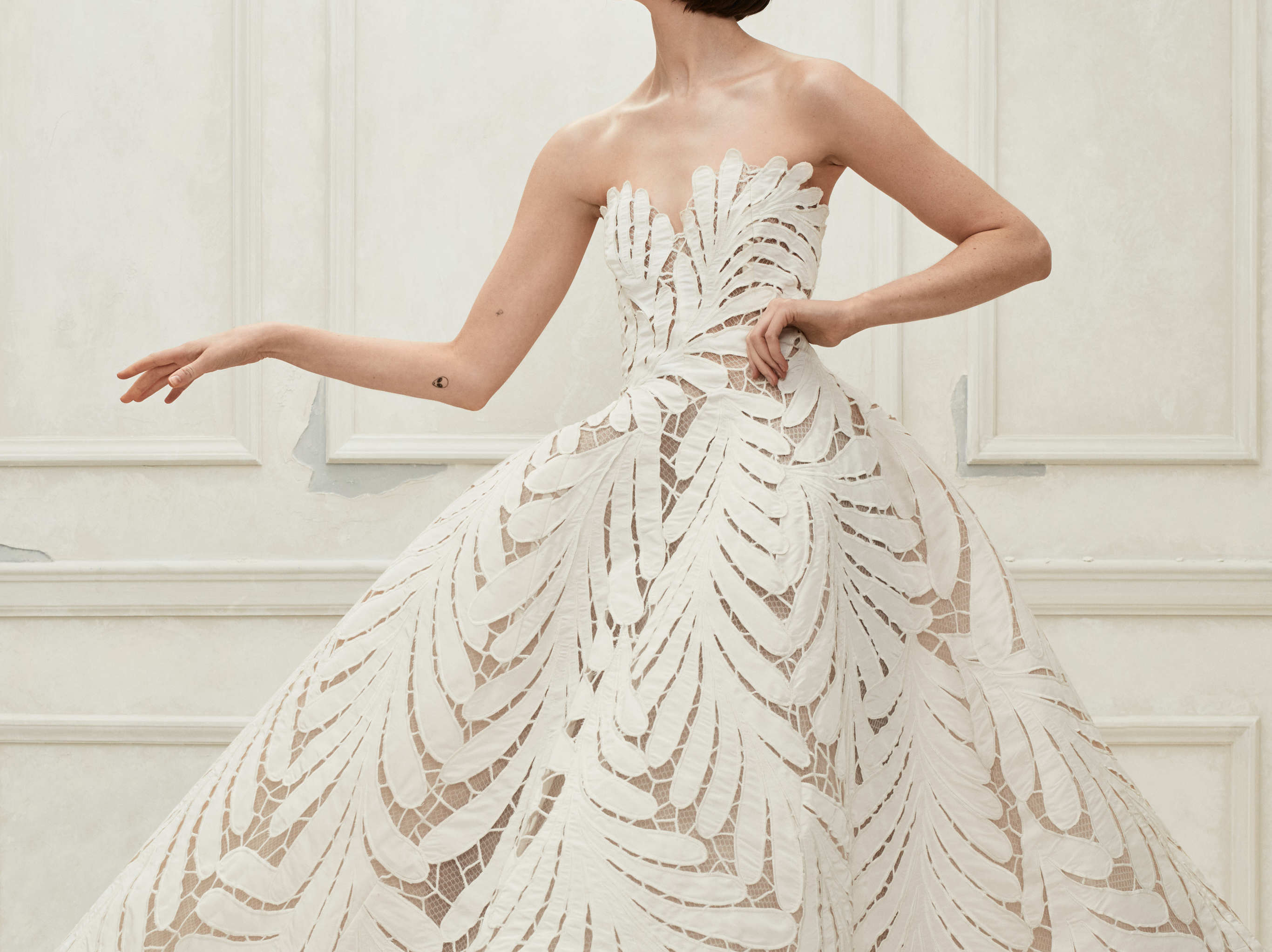 【本合婚纱】经典奢华拖尾套餐