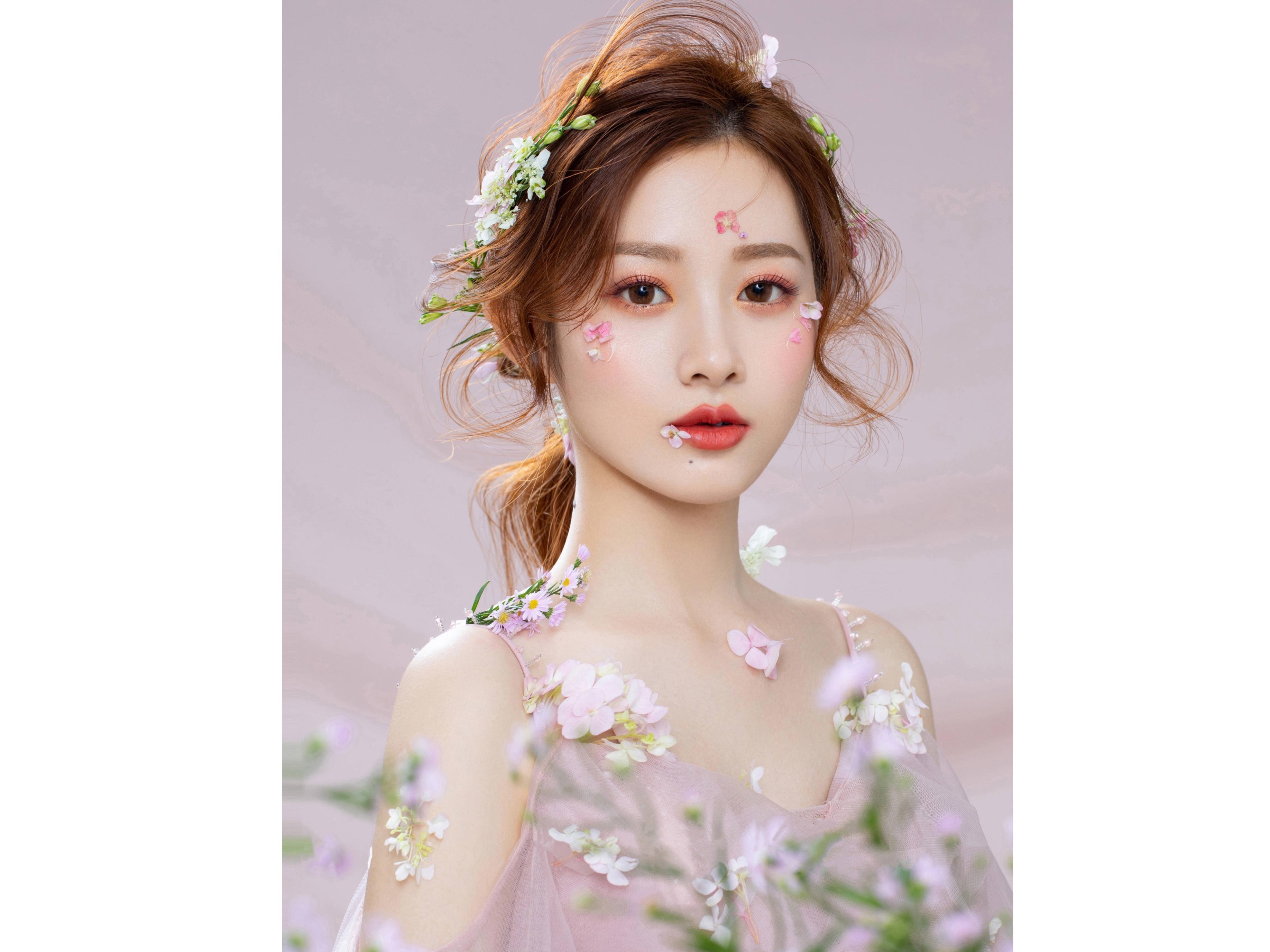 【爆超值特惠】高级化妆师全程跟妆3组造型+伴娘妆