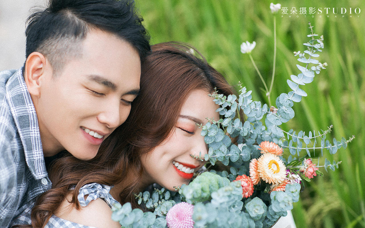 高端定制+雙機(jī)位花絮定制+婚慶服務(wù)+禮服定制