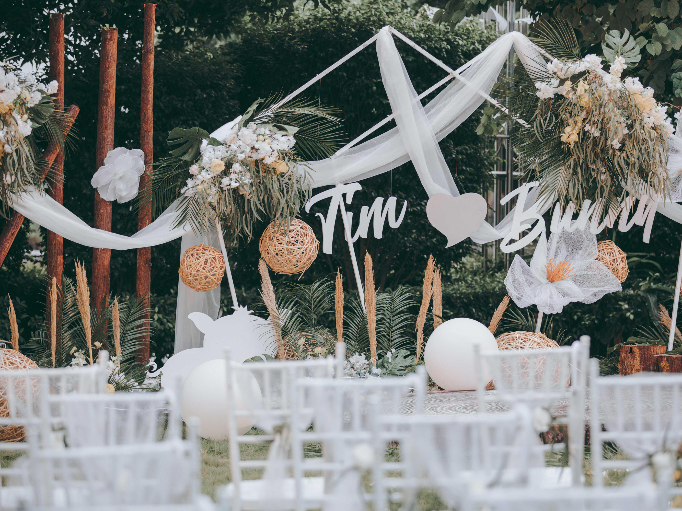 备受新人喜爱的草！坪！婚！礼！