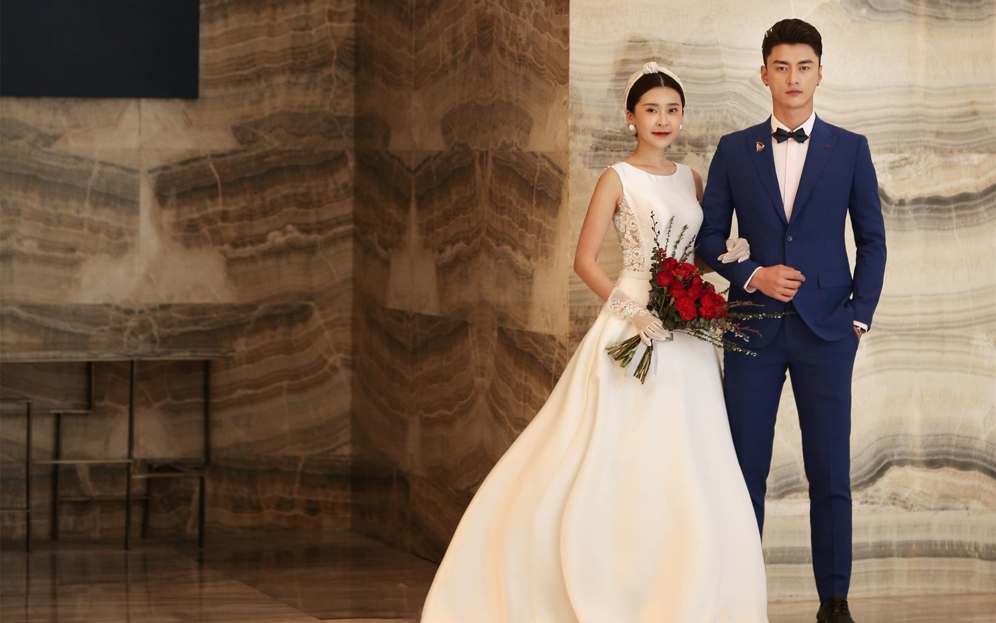 【YIMO x Tiffany】复古蕾丝缎面主纱