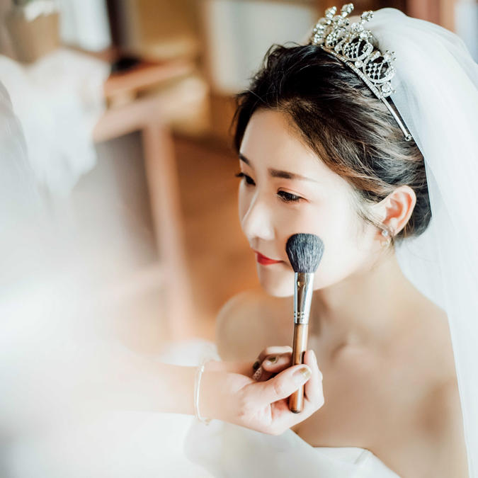 化妆师从50强导师+新娘地州全天跟妆+含饰品