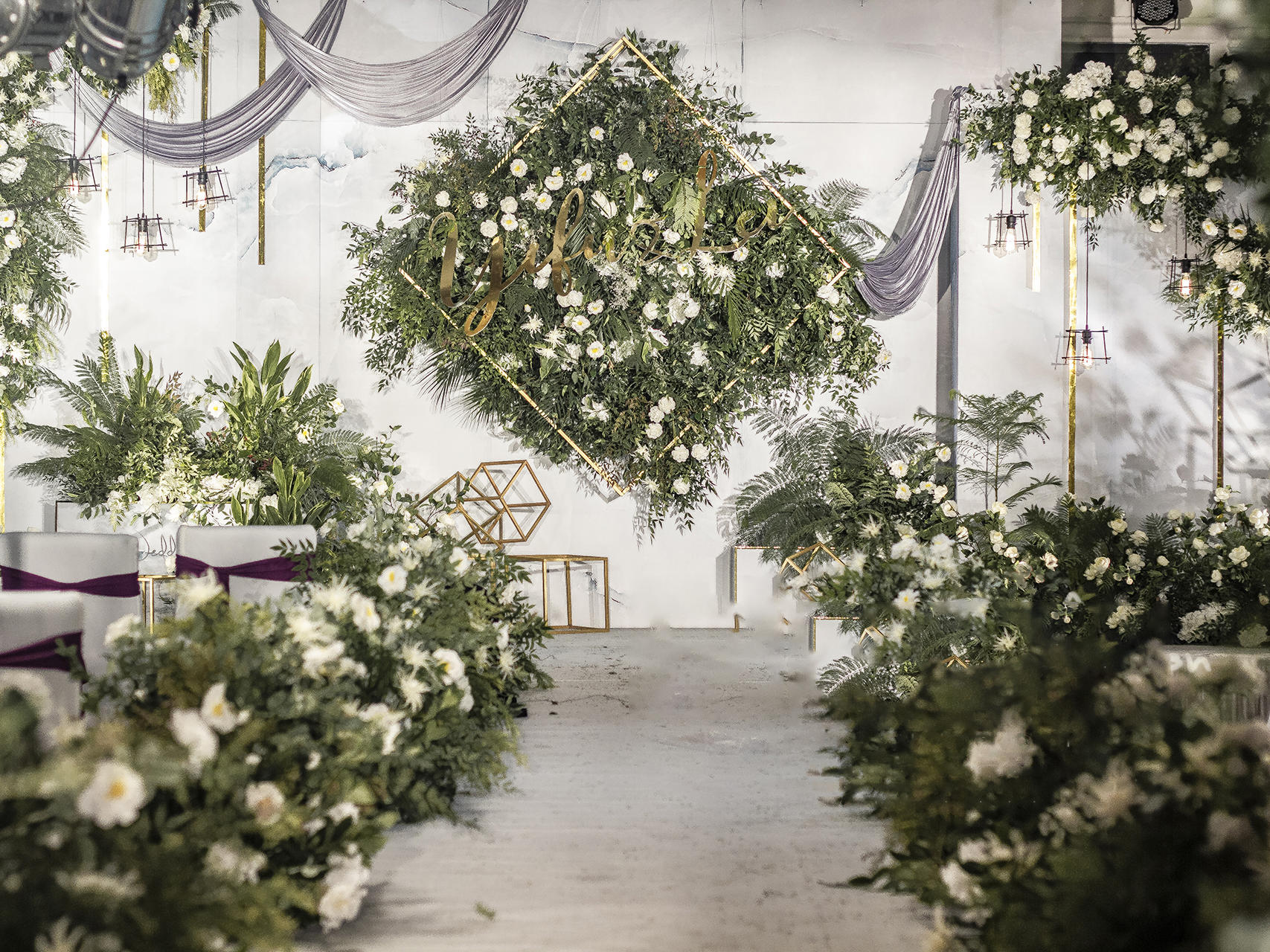   白绿色森系风格婚礼 