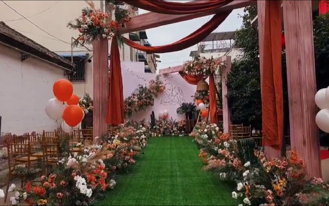 复古橙色木纹系户外小众婚礼
