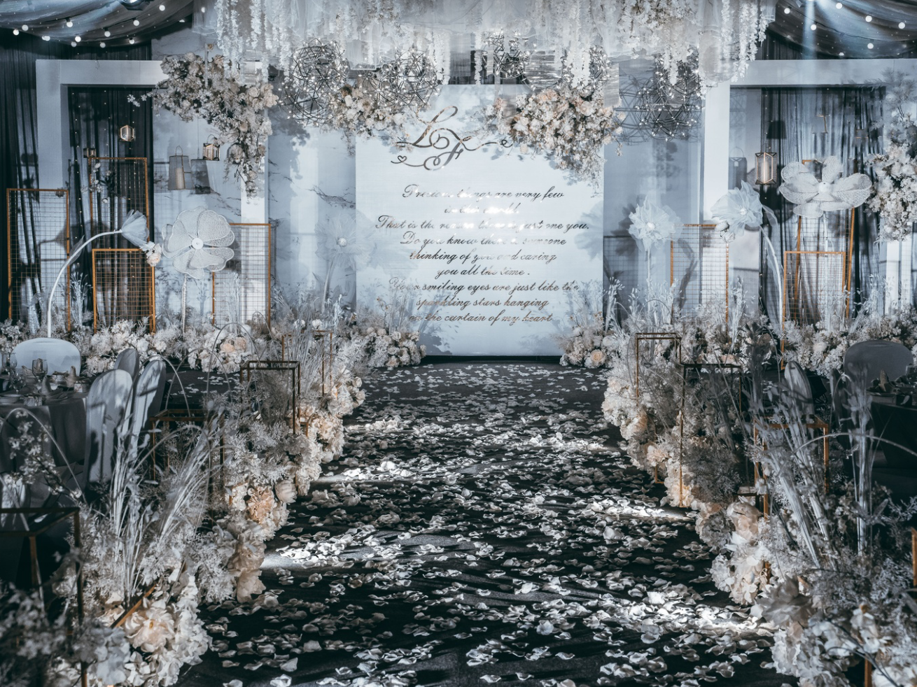 高级【雾霾蓝搭灰白色系】酒店室内婚礼