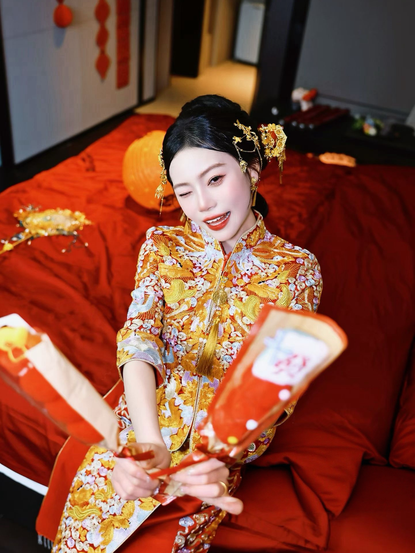 龙凤褂妆造太出片了