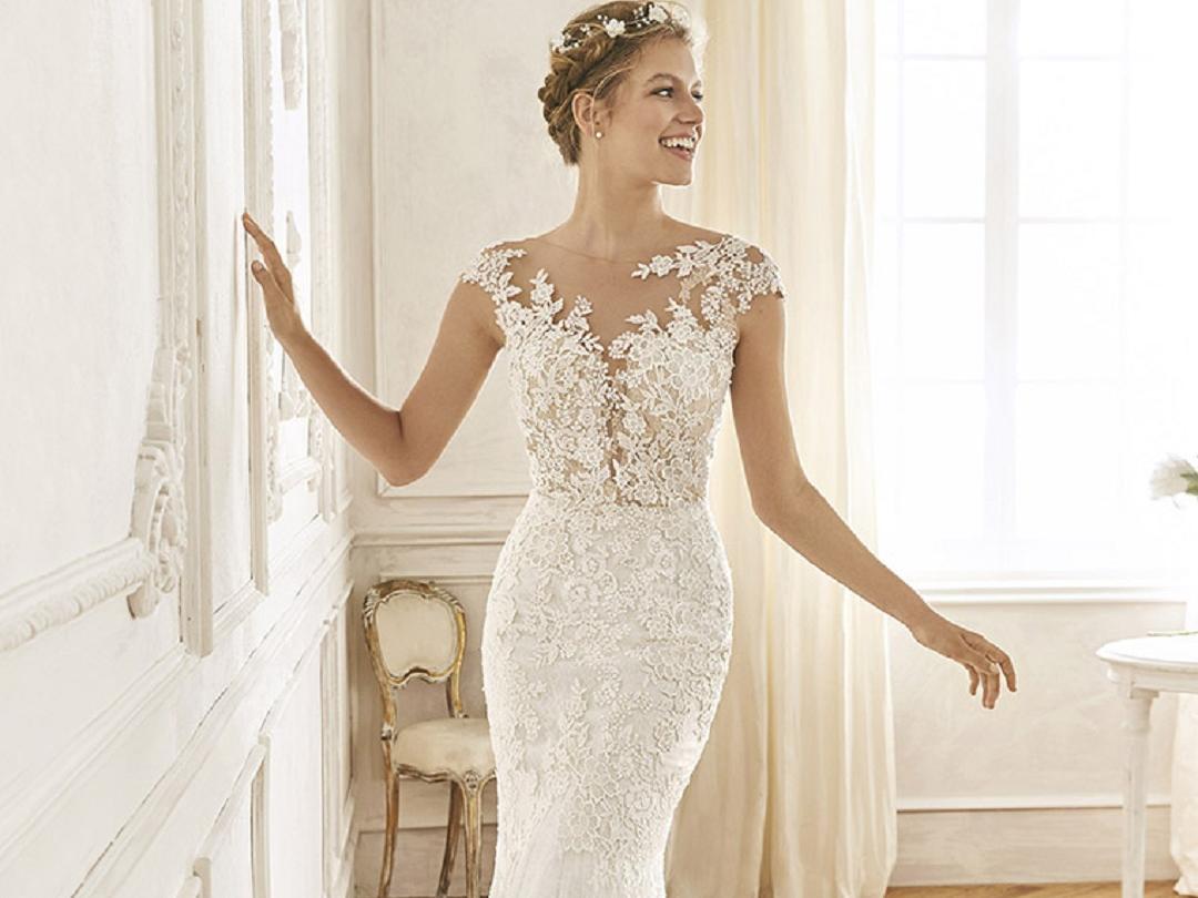 【店内热卖】品牌婚纱礼服+新娘跟妆套系