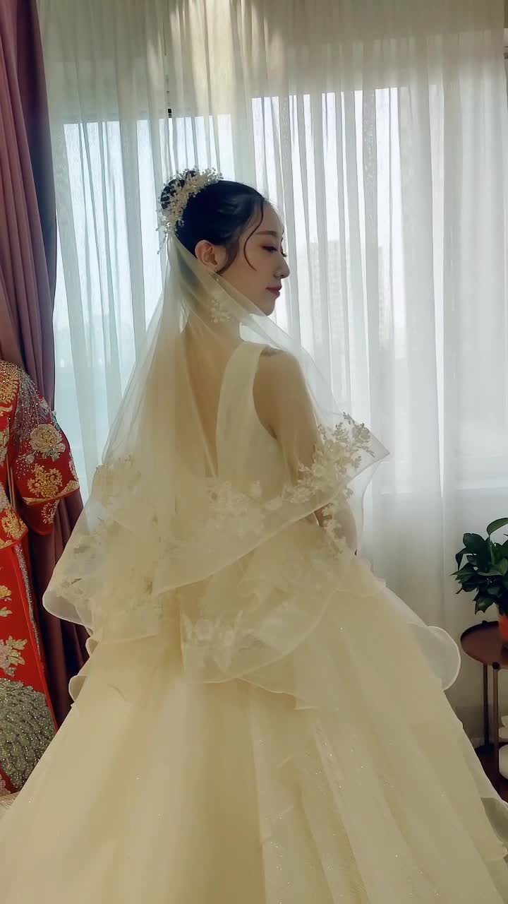 【 雅致系列套餐 】送7套服装+跟妆