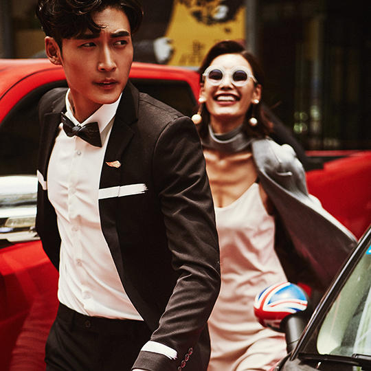 新郎新娘各六套服装《内景+双外景》五折优惠