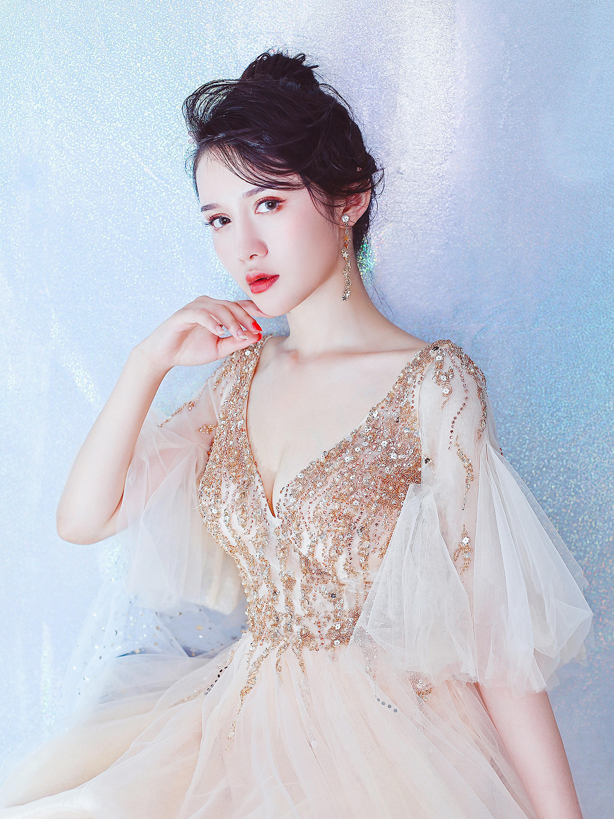 【也宁婚纱】3件套租赁  齐地主纱版