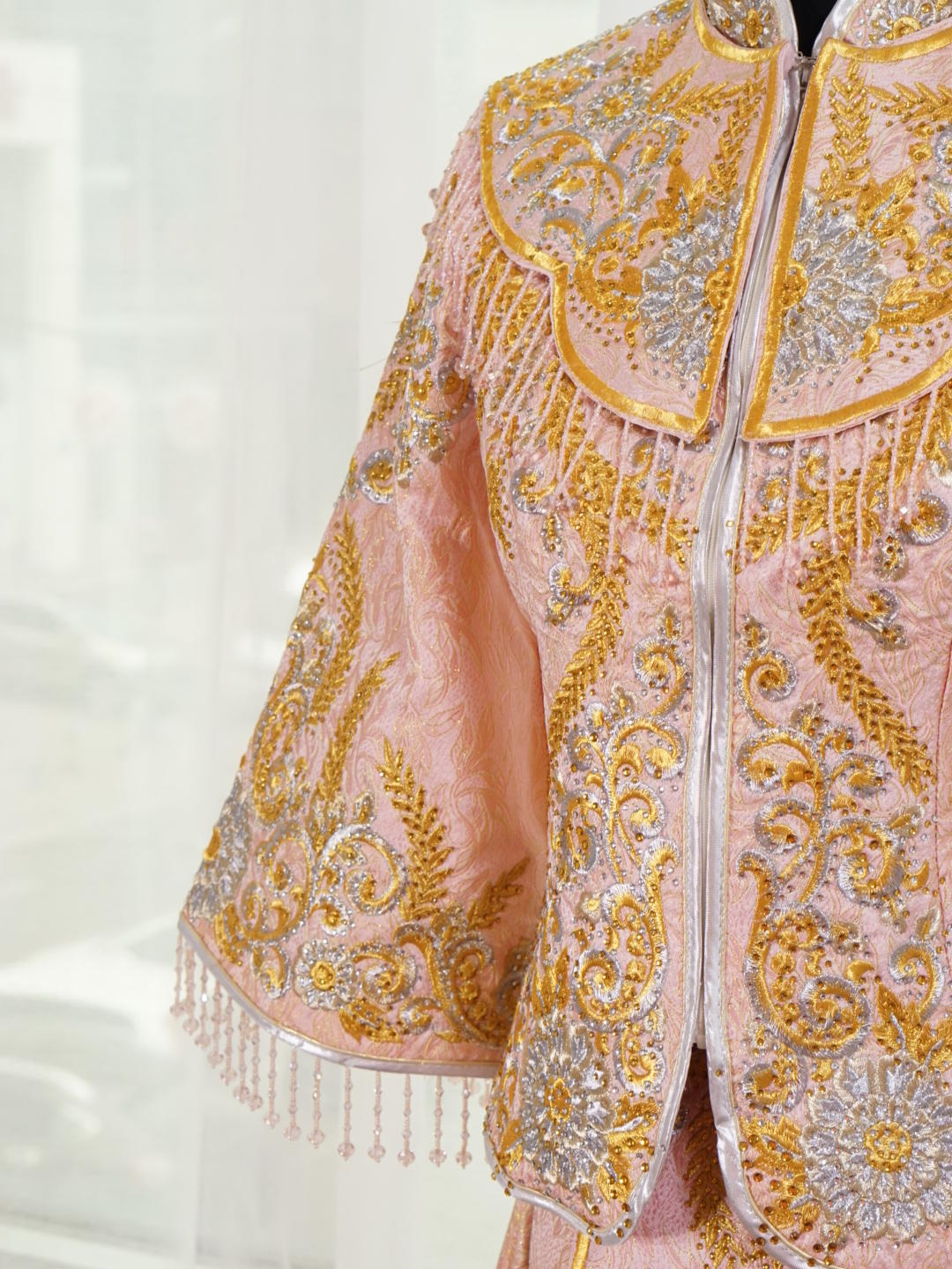 中式婚服+凤冠霞帔高级妆面造型