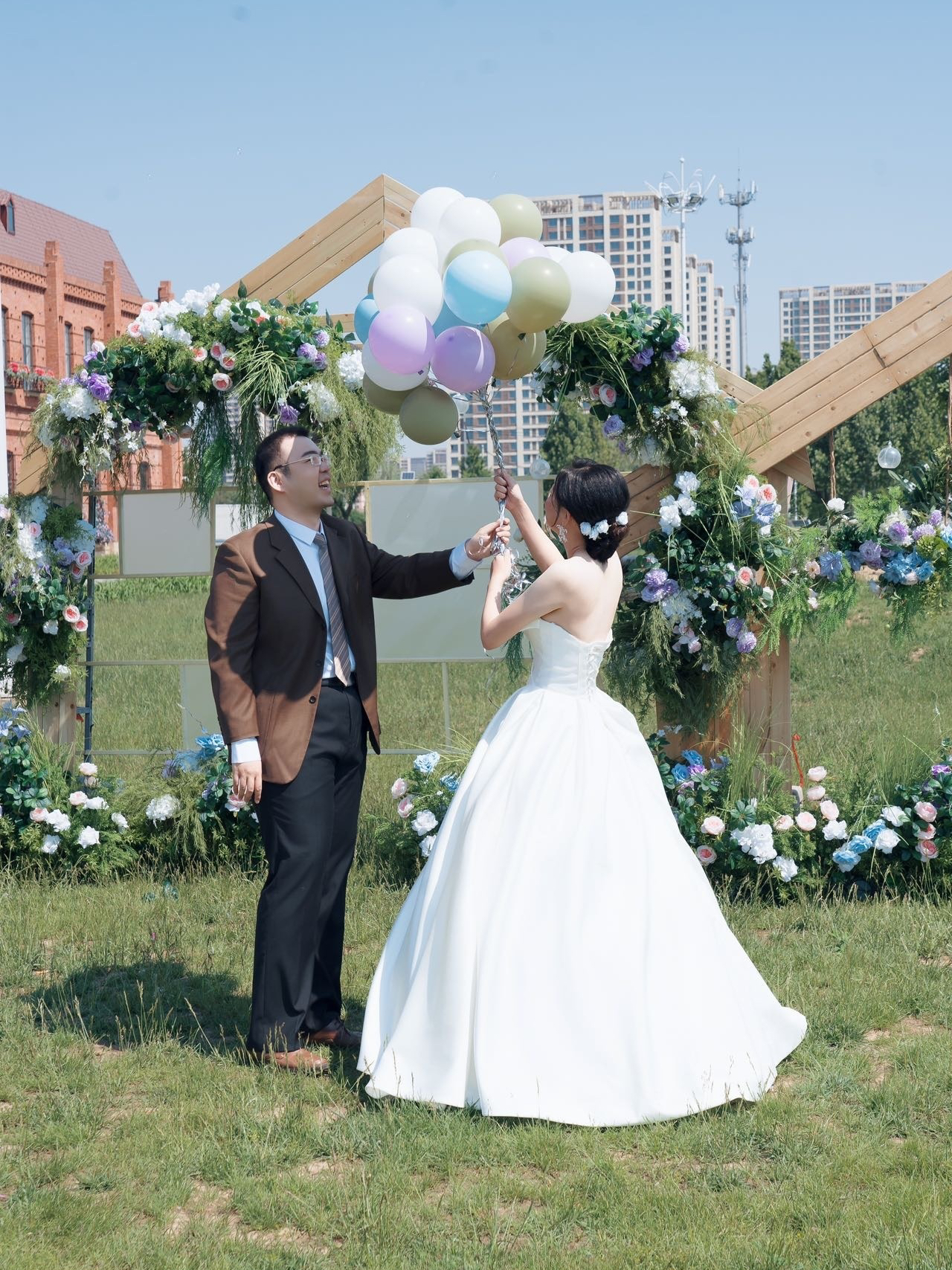浪漫戶外草坪婚禮