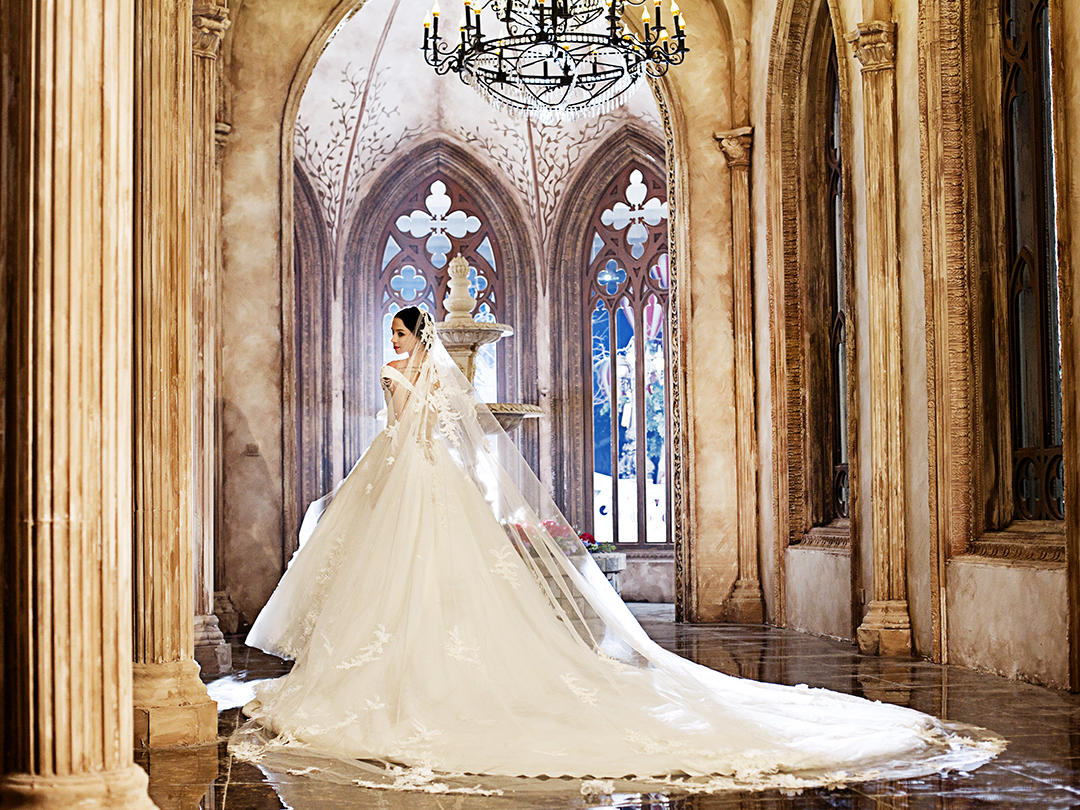 欧式奢华定制婚纱+礼服 全款赠送定制晨袍