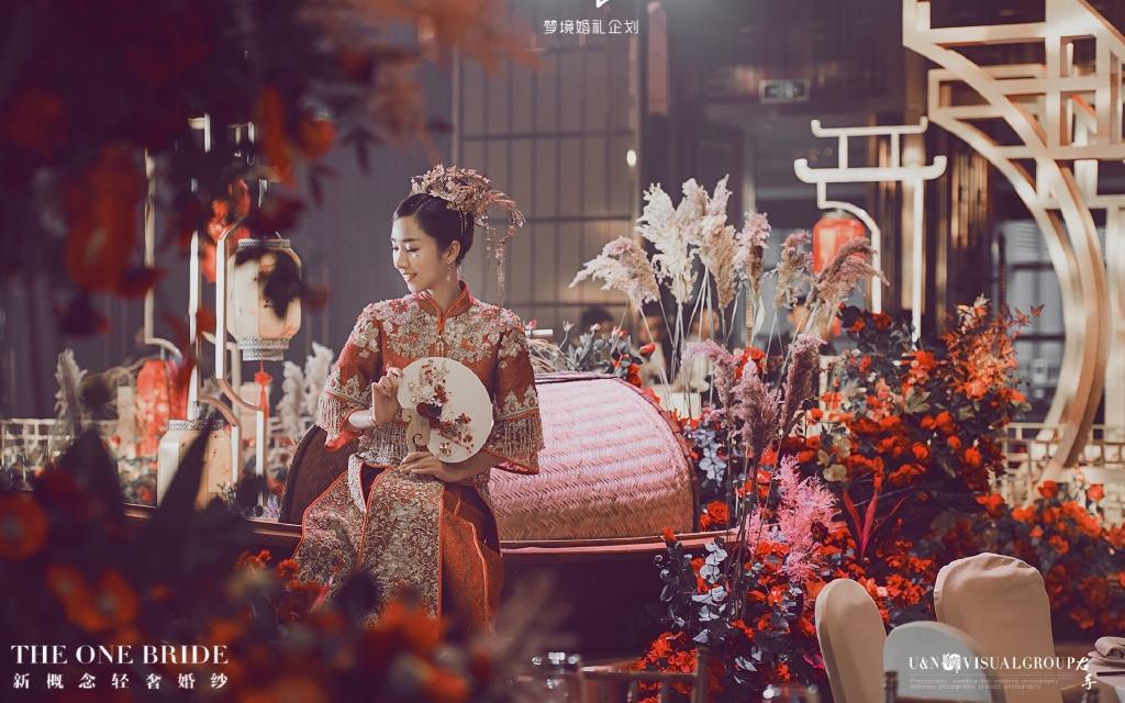 一低头的娇羞 / 是最美的记忆