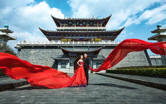 【大理旅拍】接机住宿机票+一价包新娘化妆礼服