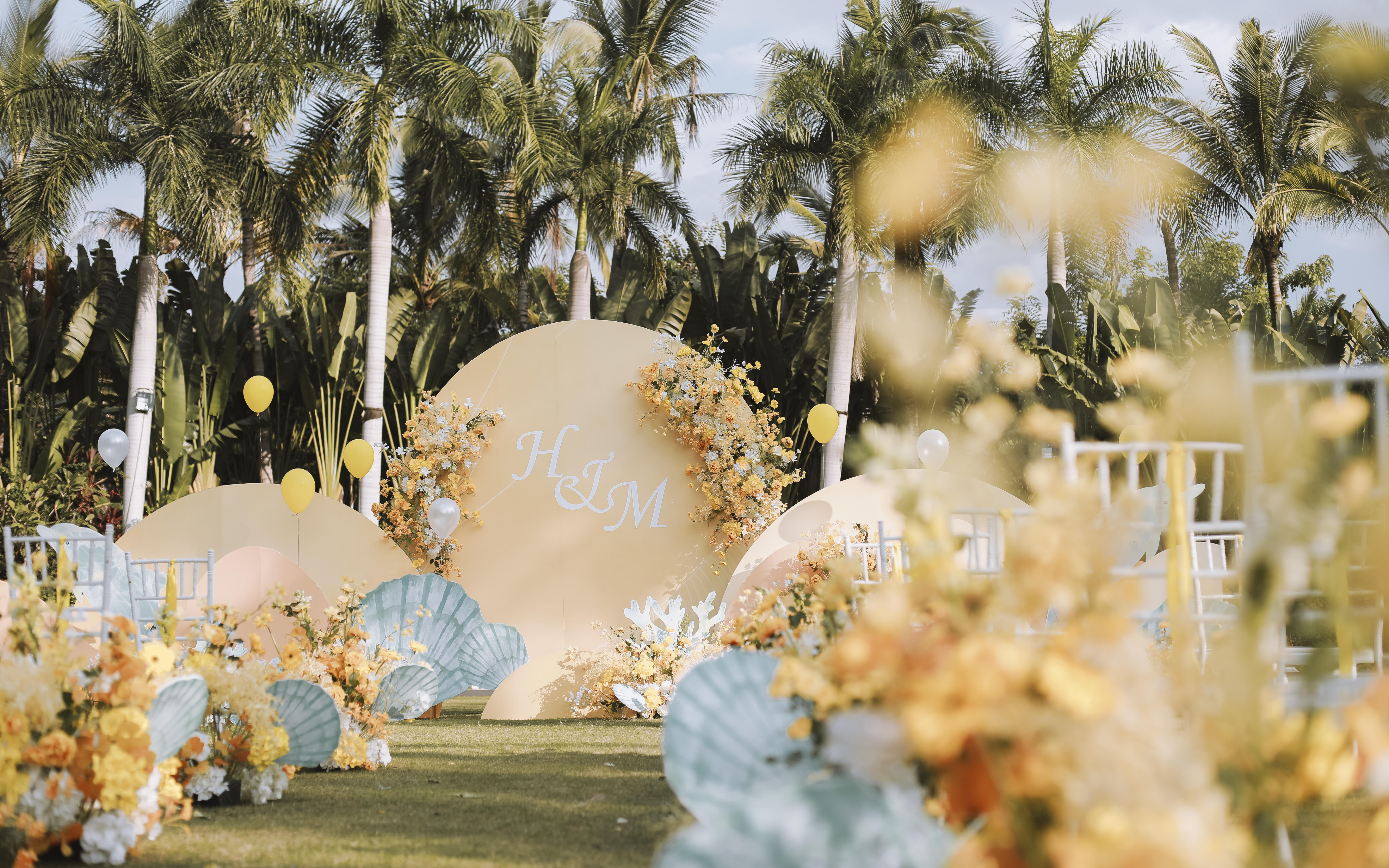 明黄色与海洋贝壳碰撞，户外甜甜童话风