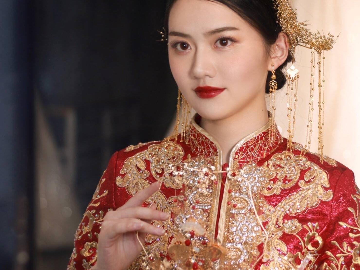 首席化妆师全程跟妆 送妈妈妆