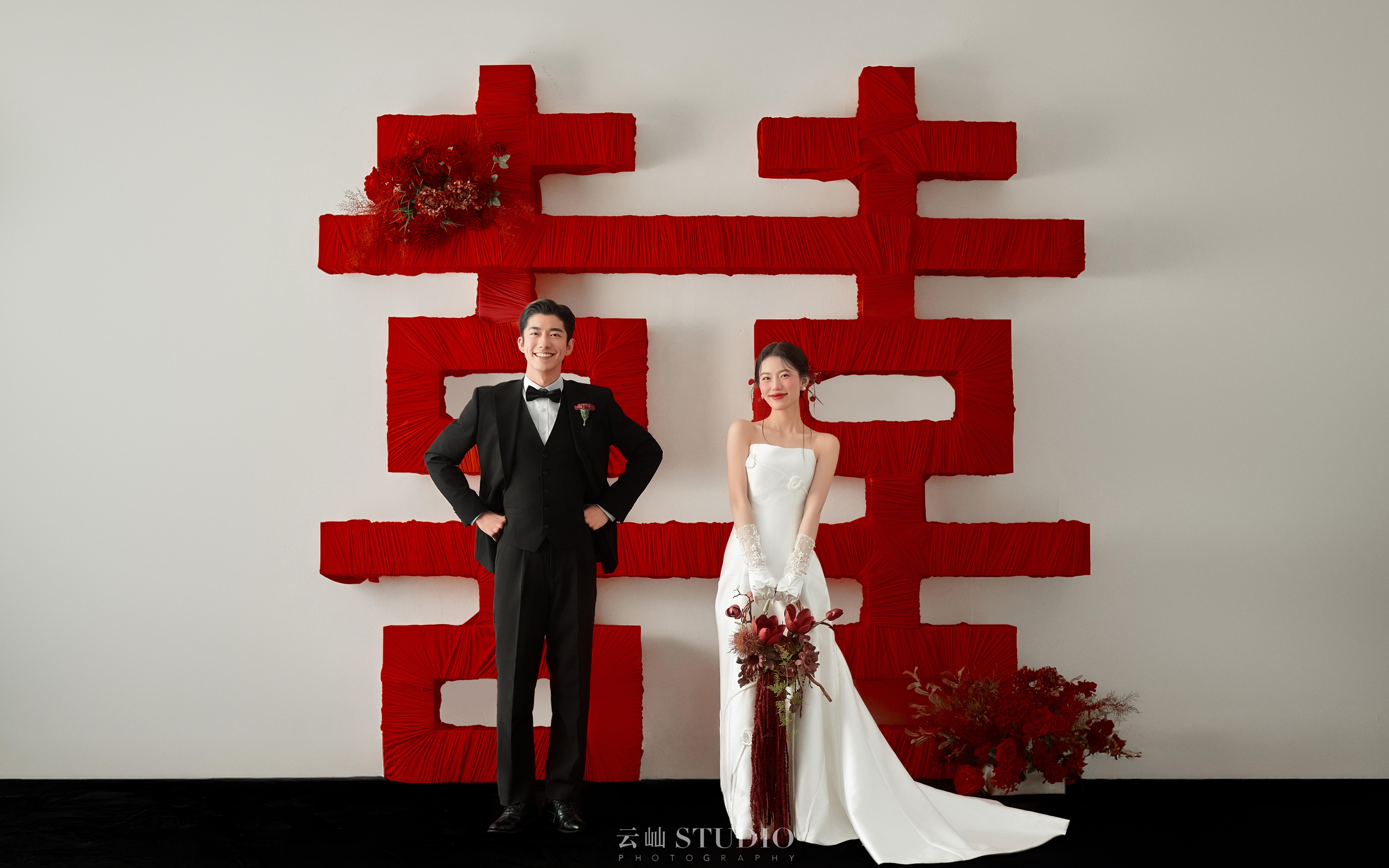 超大喜字潮拍室内婚纱照