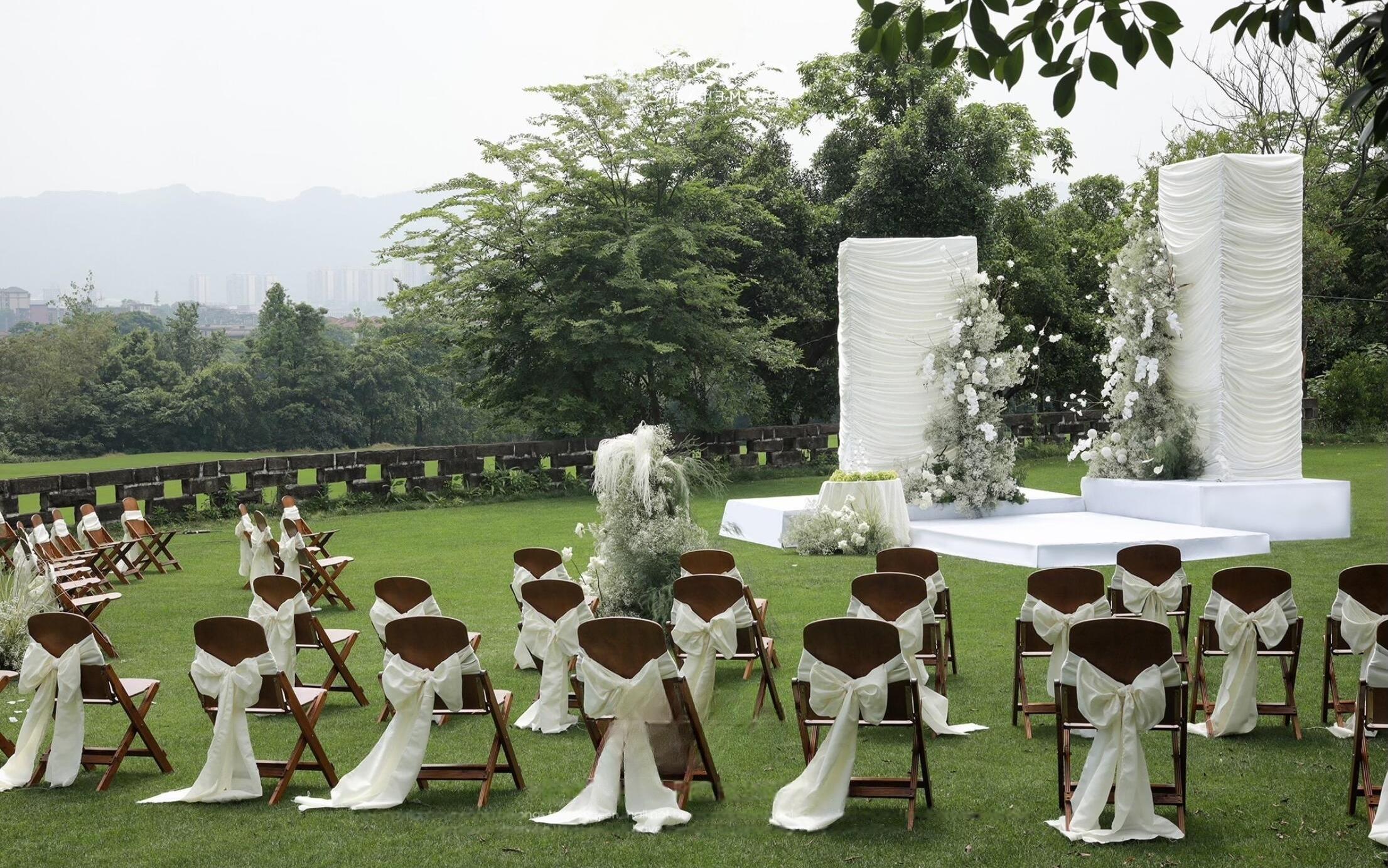 高级感拉满的户外婚礼