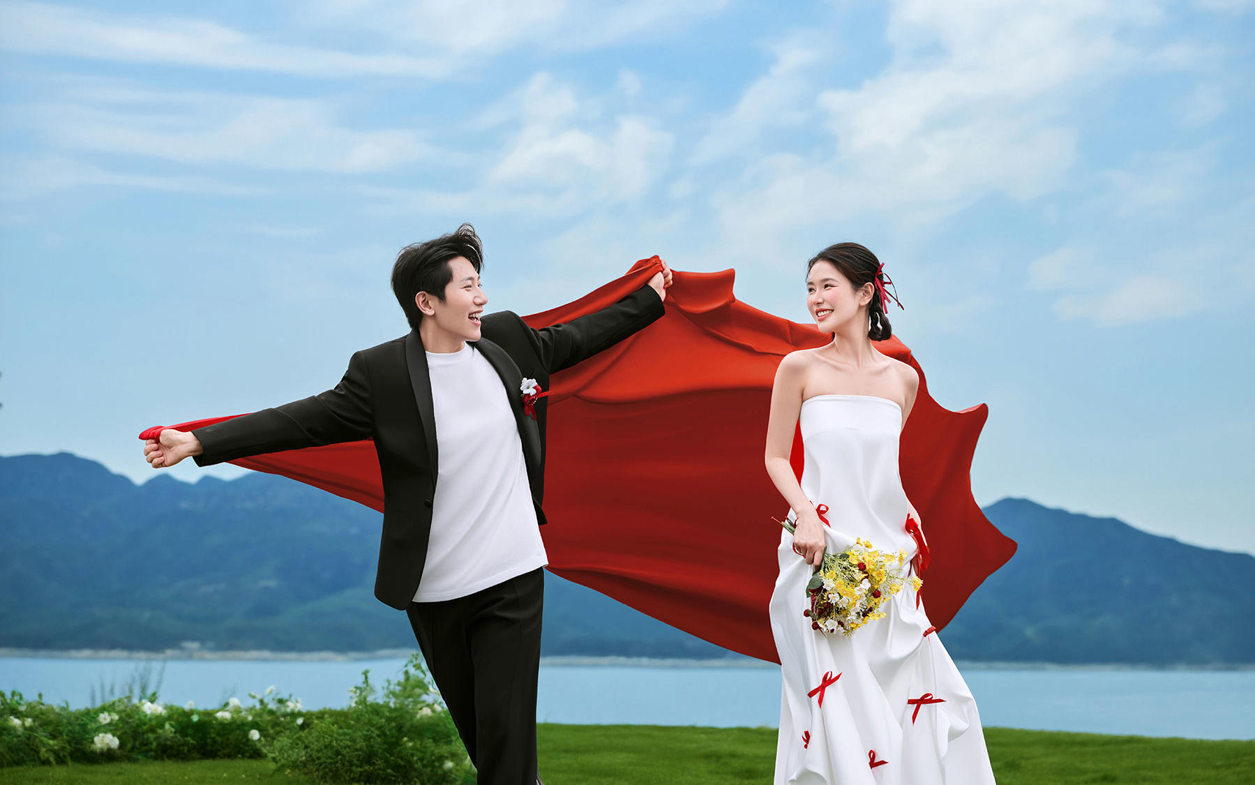 持证上岗！湖山草坪里的新婚甜意💒