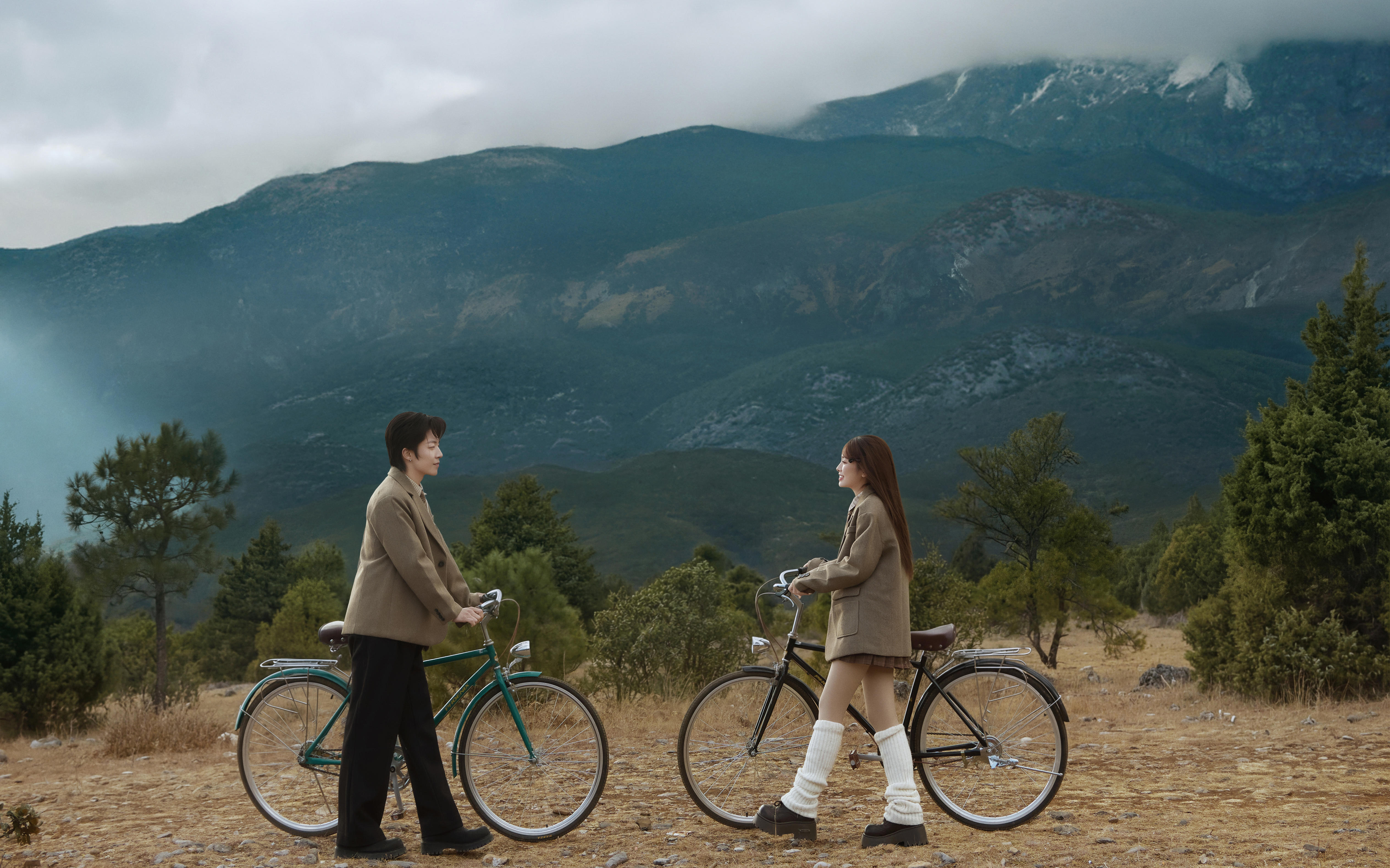 在雪山见证下，以花为誓，以爱为约。