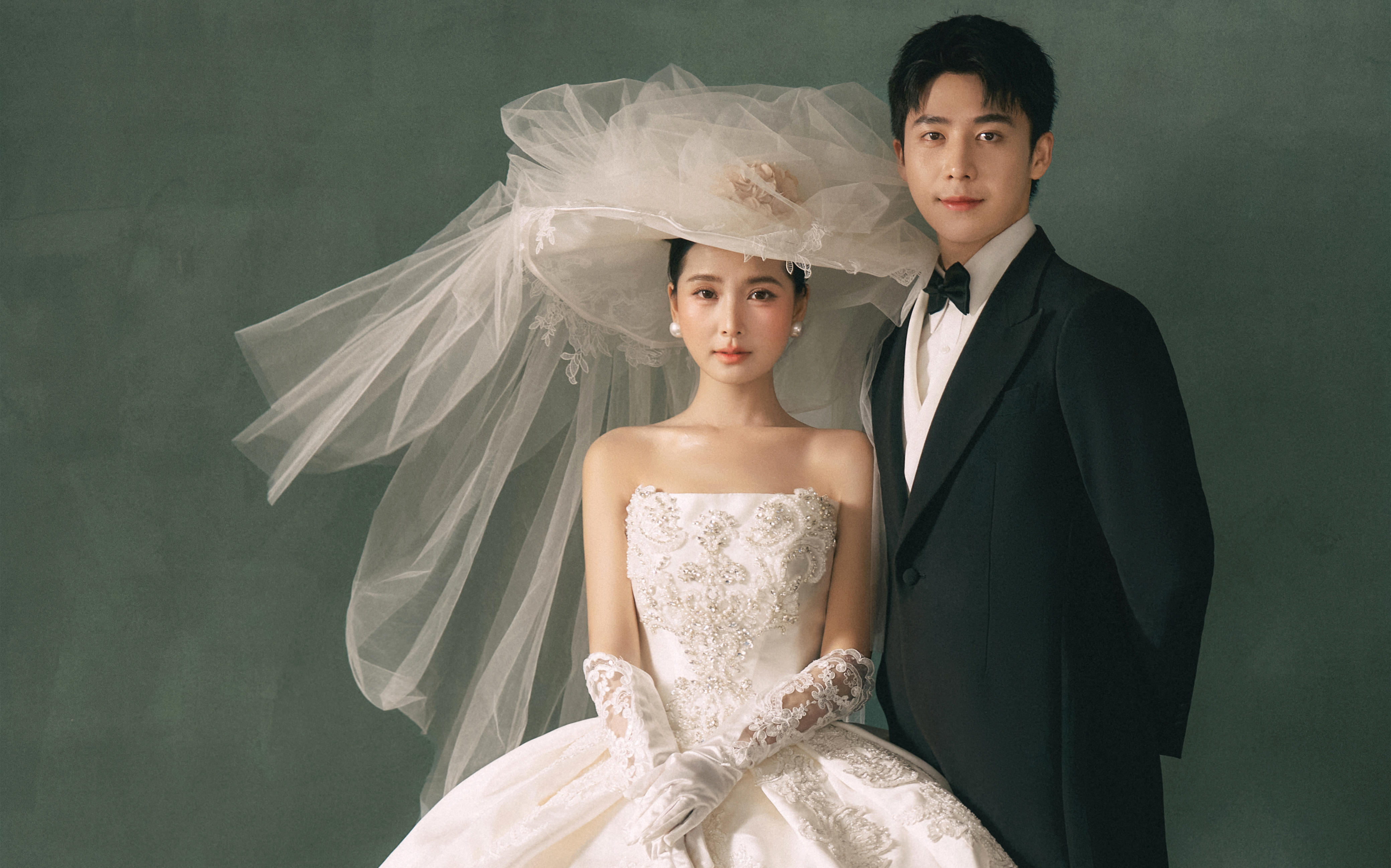 拍了組法式極簡婚紗照??從油畫里走了出來