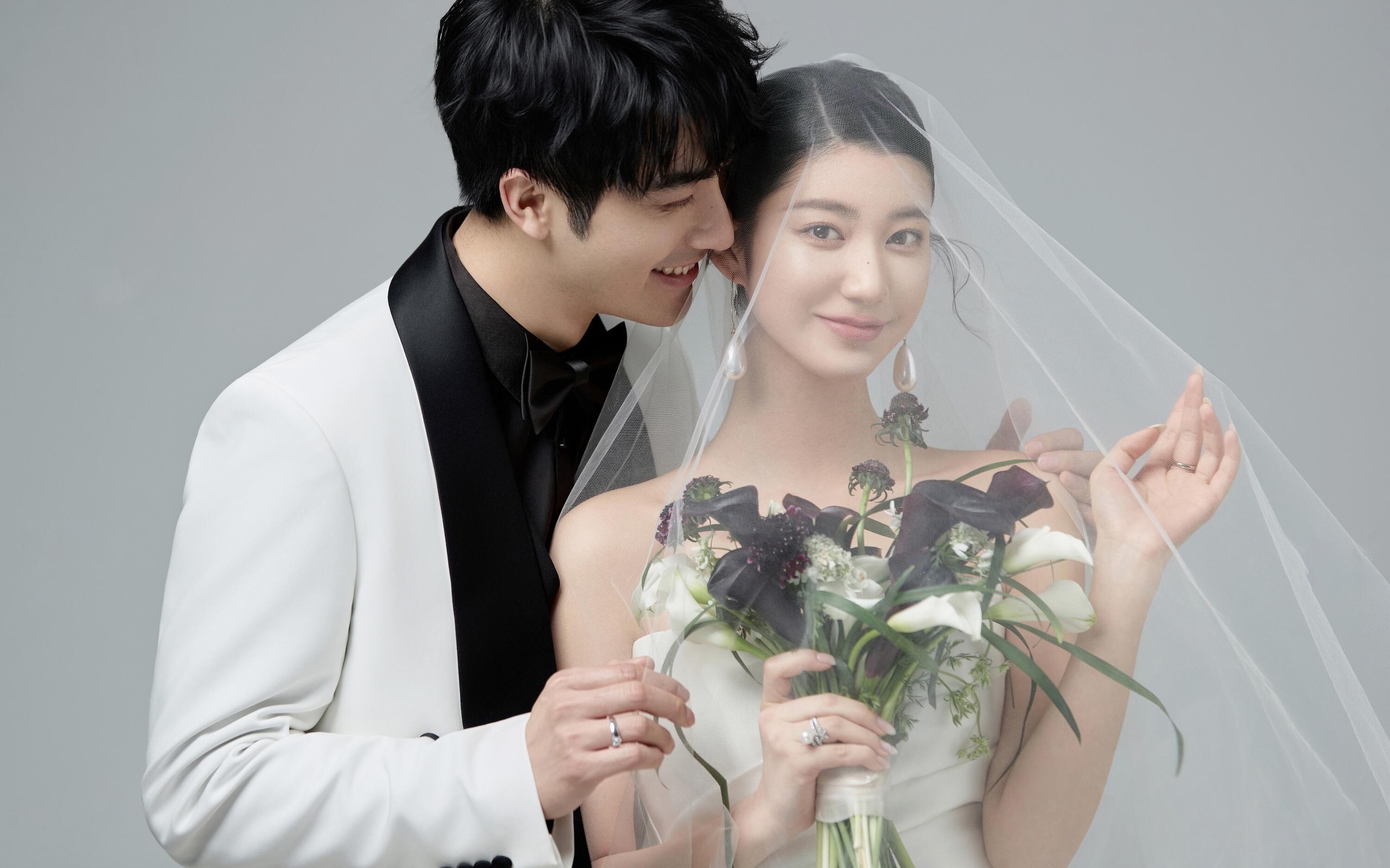 含蓄干凈的高級美???室內(nèi)極簡風(fēng)婚紗照～