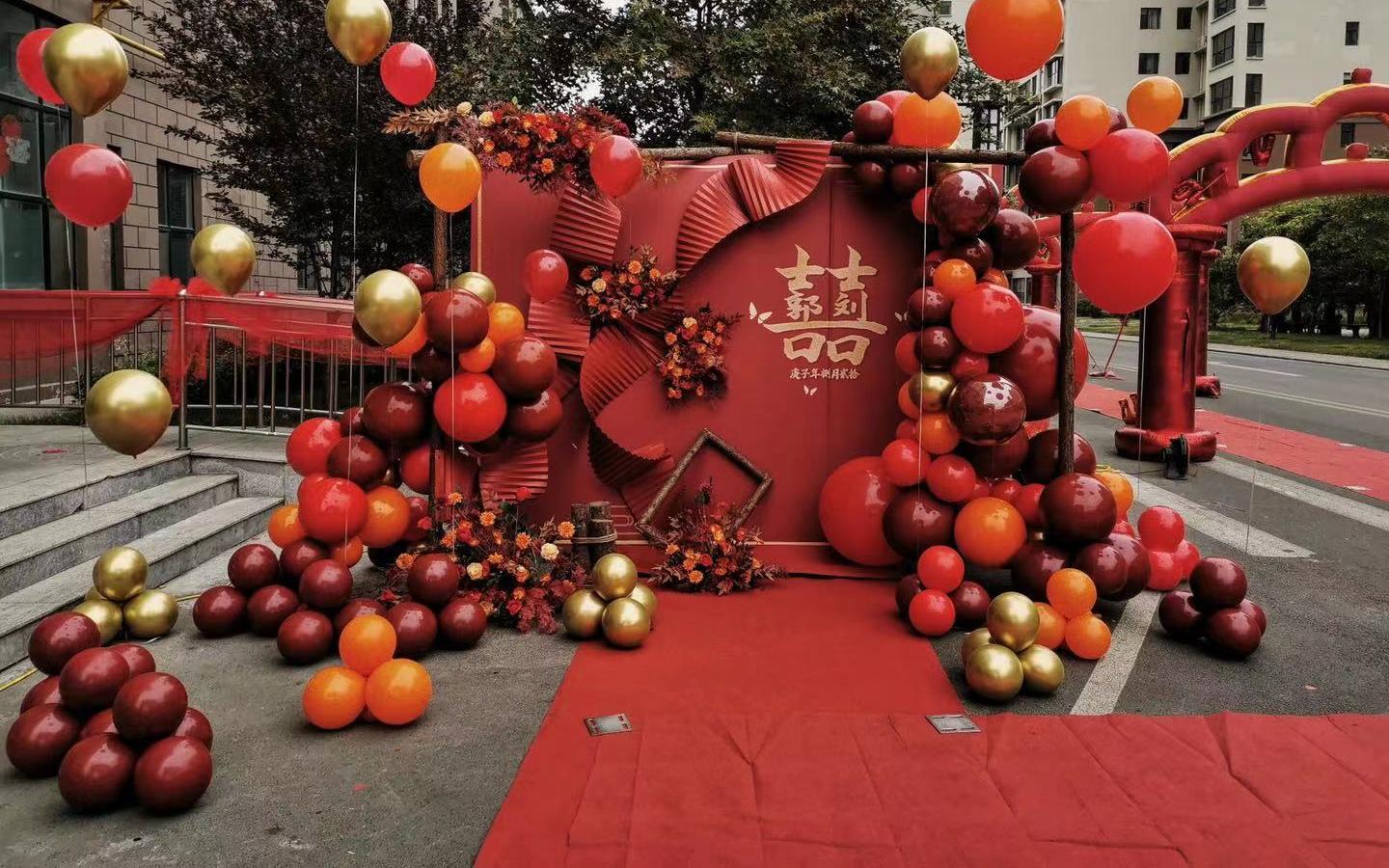 小区庭院红色复古小预算布置