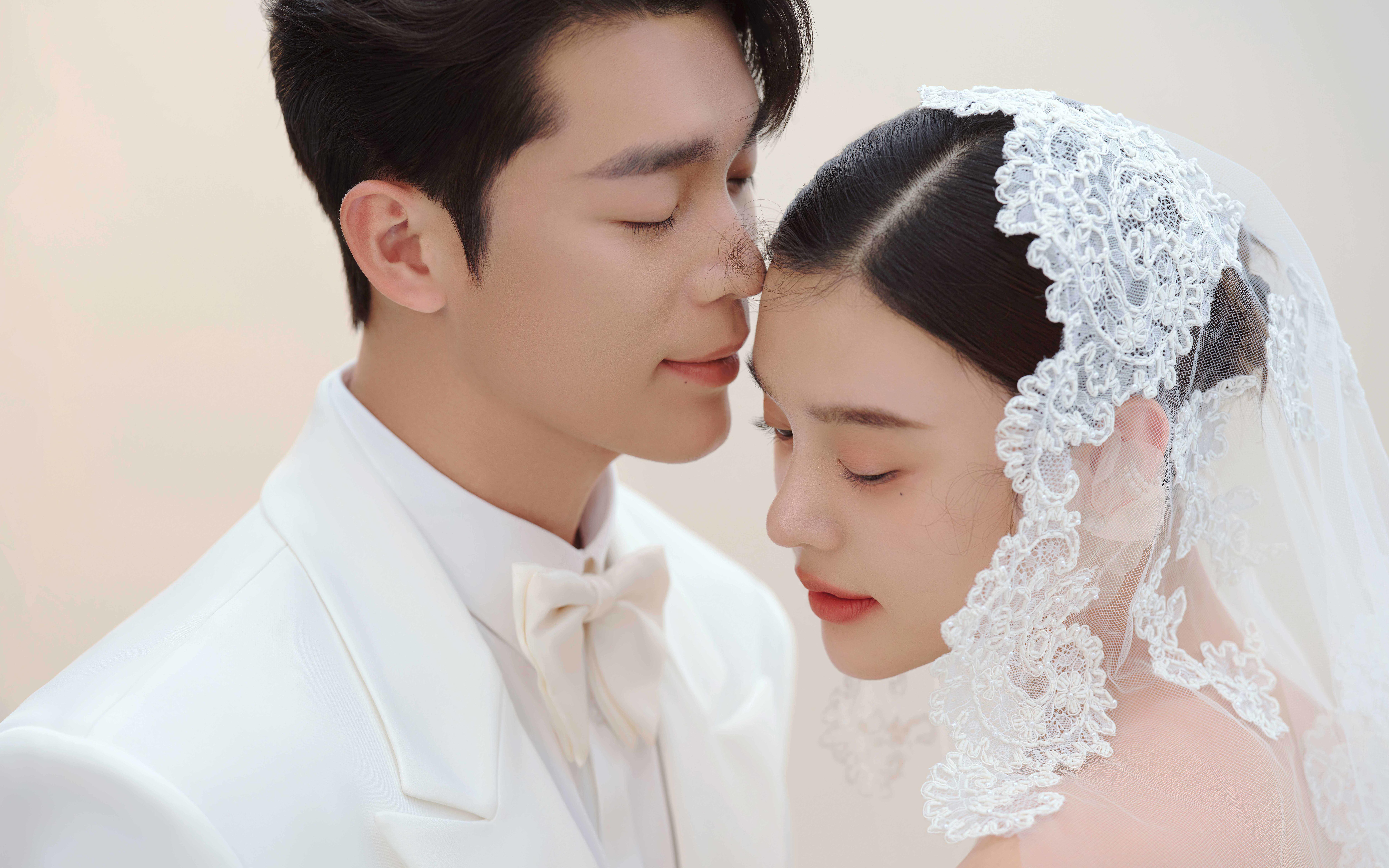 寶子們！拍婚紗照別再糾結(jié)背景了純色YYDS！