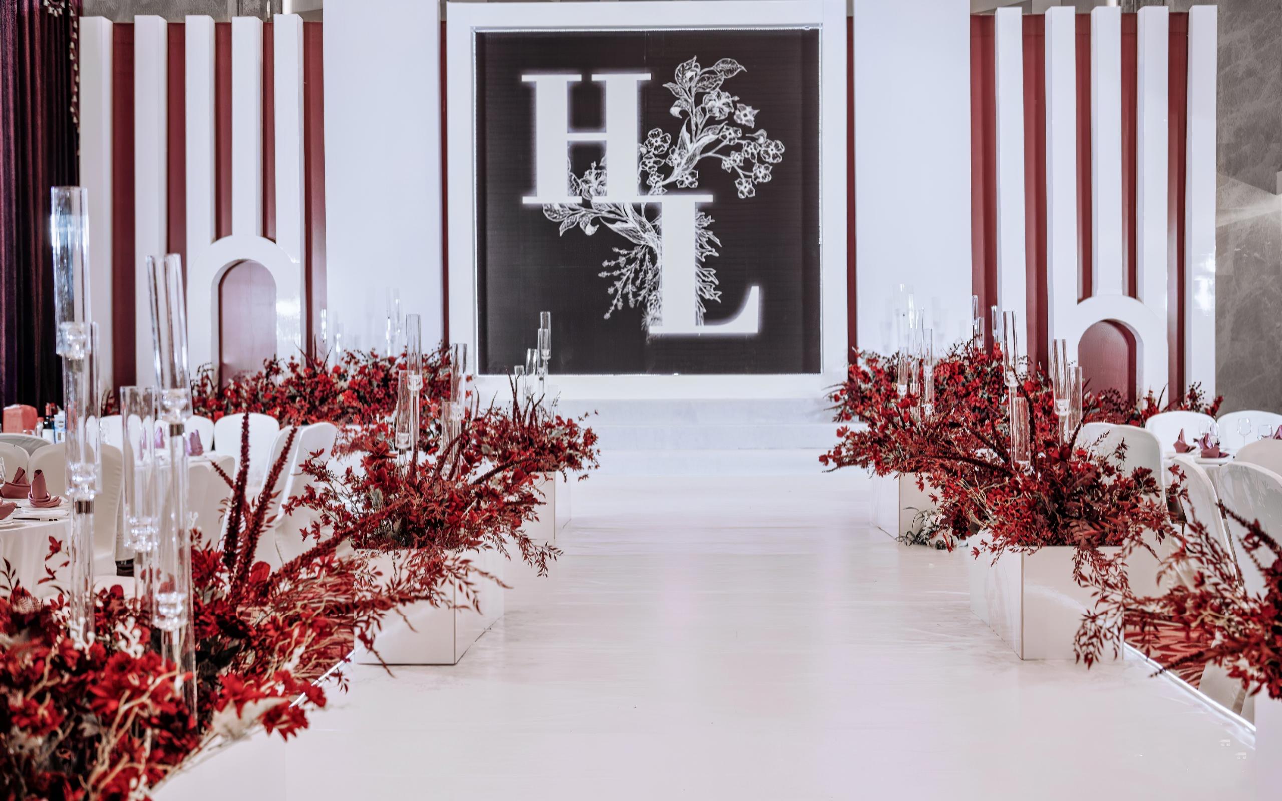 【花屿婚礼】高级感红白色系简约韩式秀场风婚礼