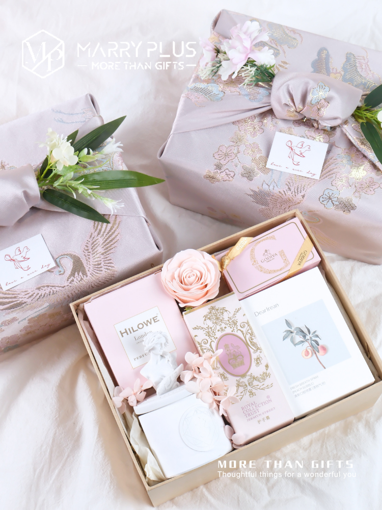 夏野-鹤舞梅间 结婚伴手礼伴娘粉色高档送宾客伴郎回礼闺蜜礼盒S2399