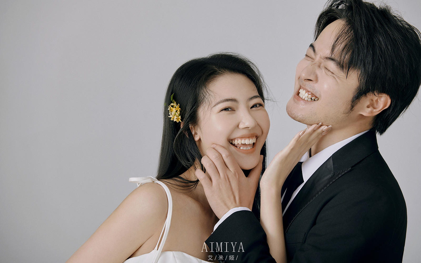 强烈推荐的韩式极简婚纱照，主打氛围感