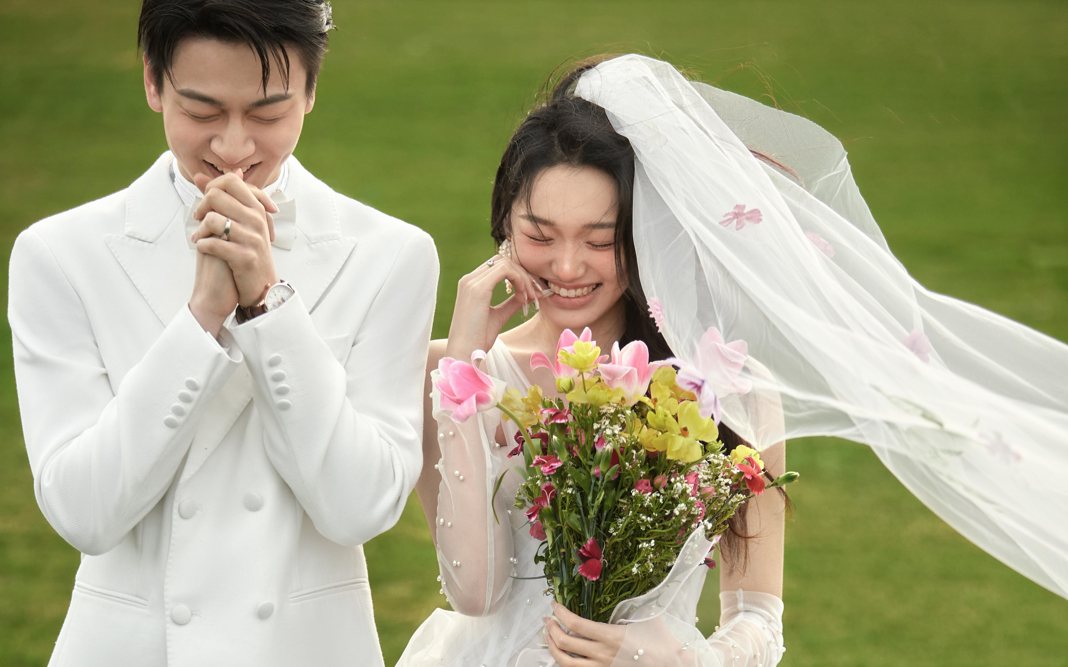 怦然心動(dòng)??夏天就是森系婚紗照的主戰(zhàn)場(chǎng)