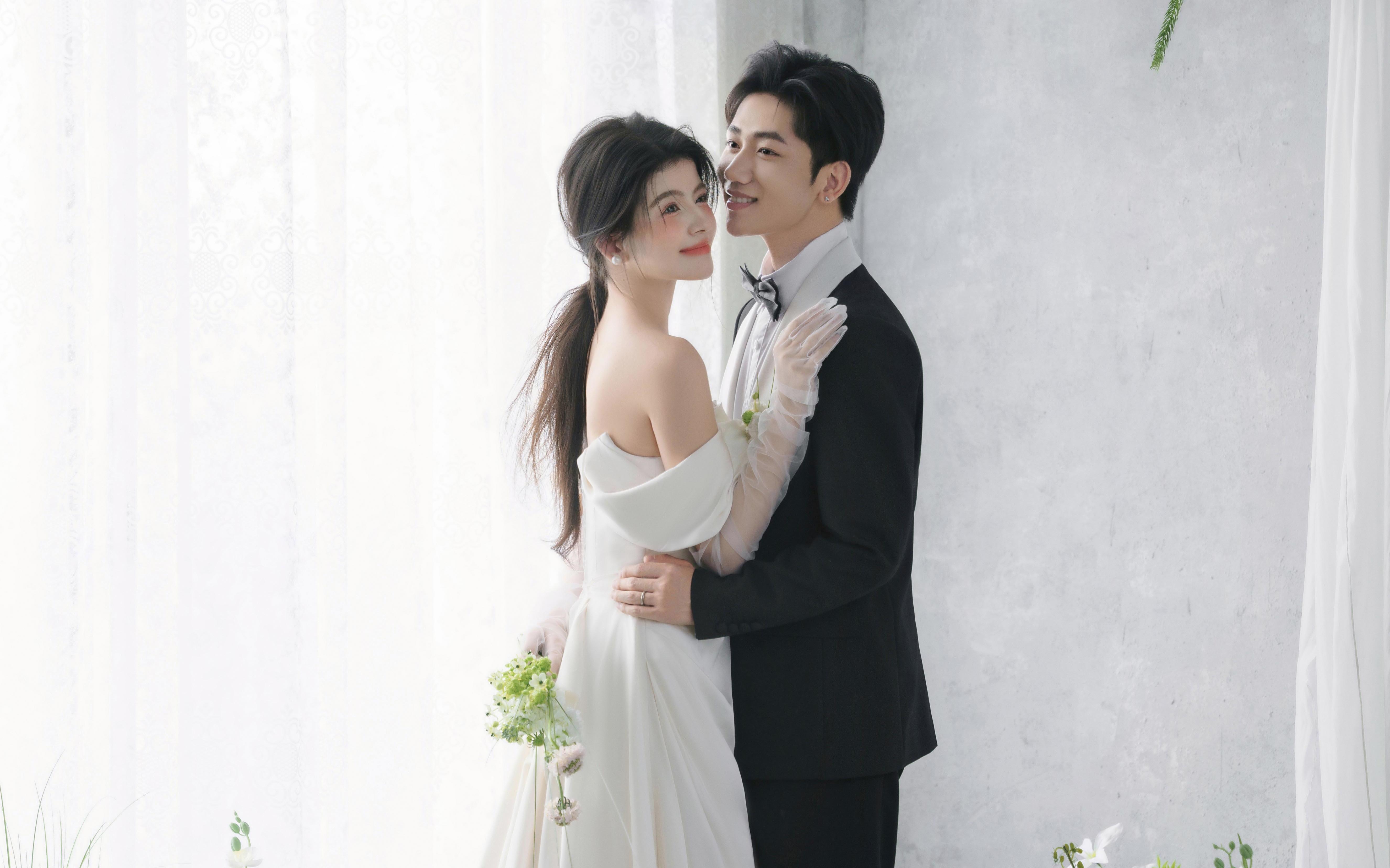 極簡(jiǎn)浪漫/被綠植包圍的韓式ins主紗婚紗照